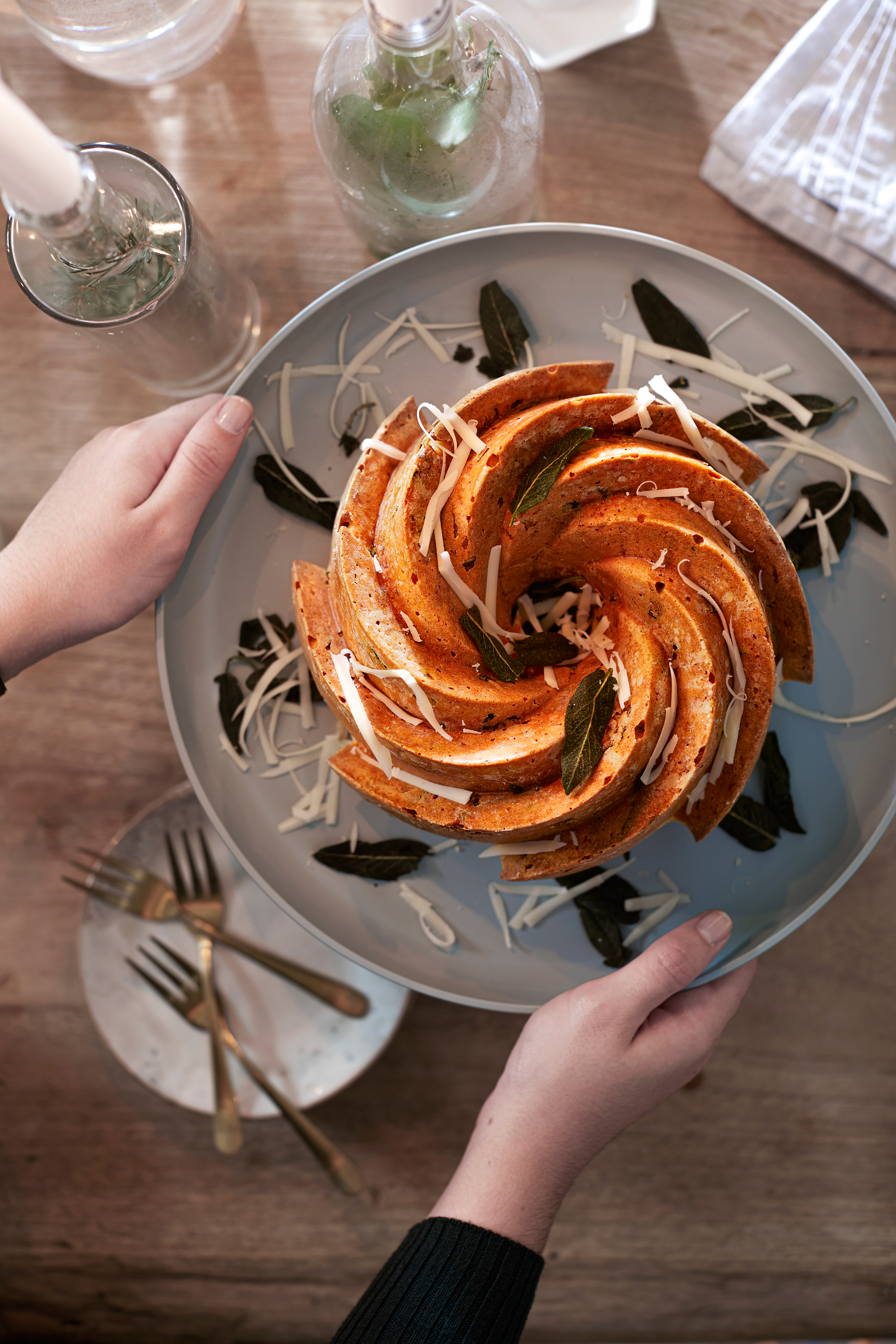 Hartige tulband met spruitjes en gruyère