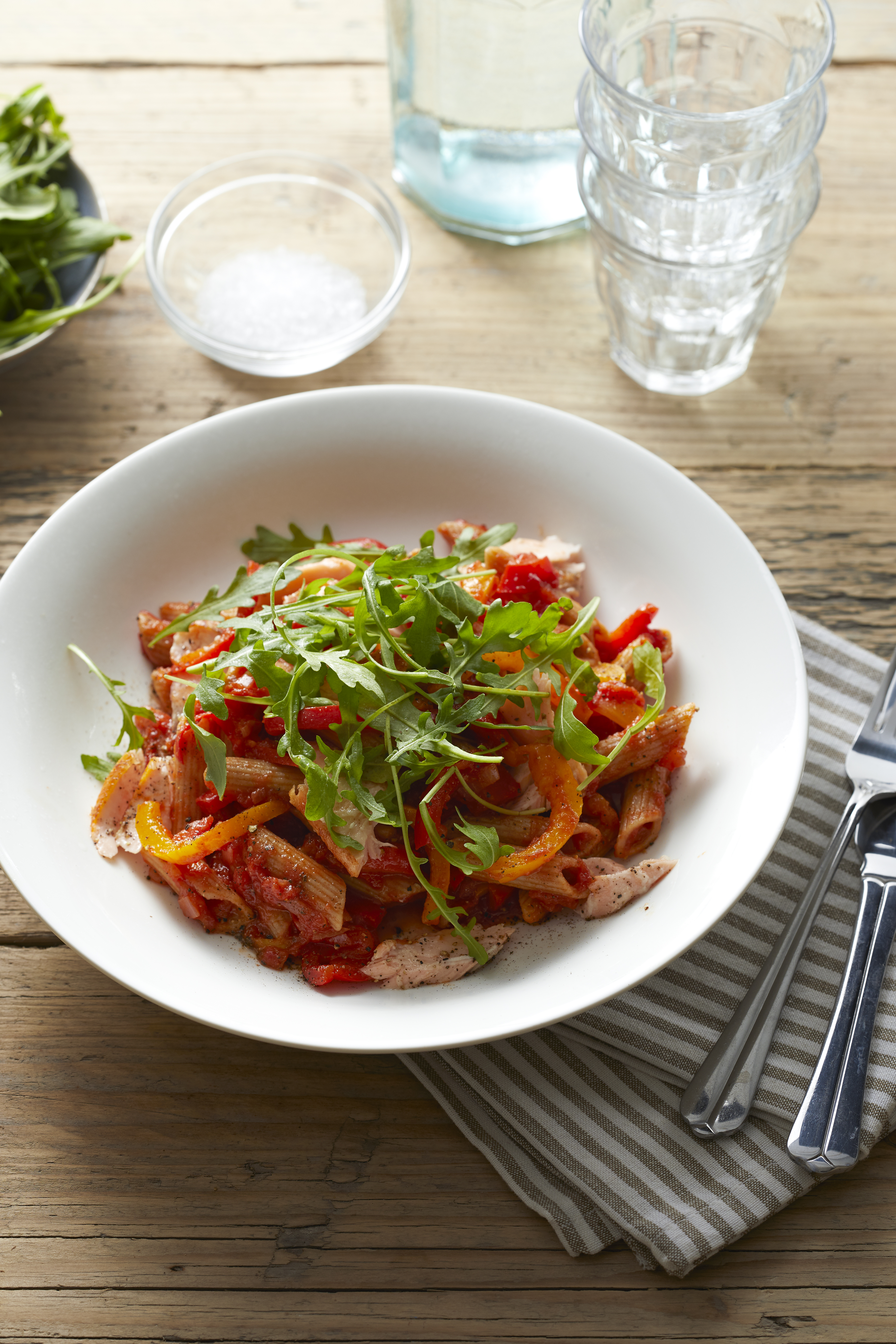 Penne met sugocasa en zalm