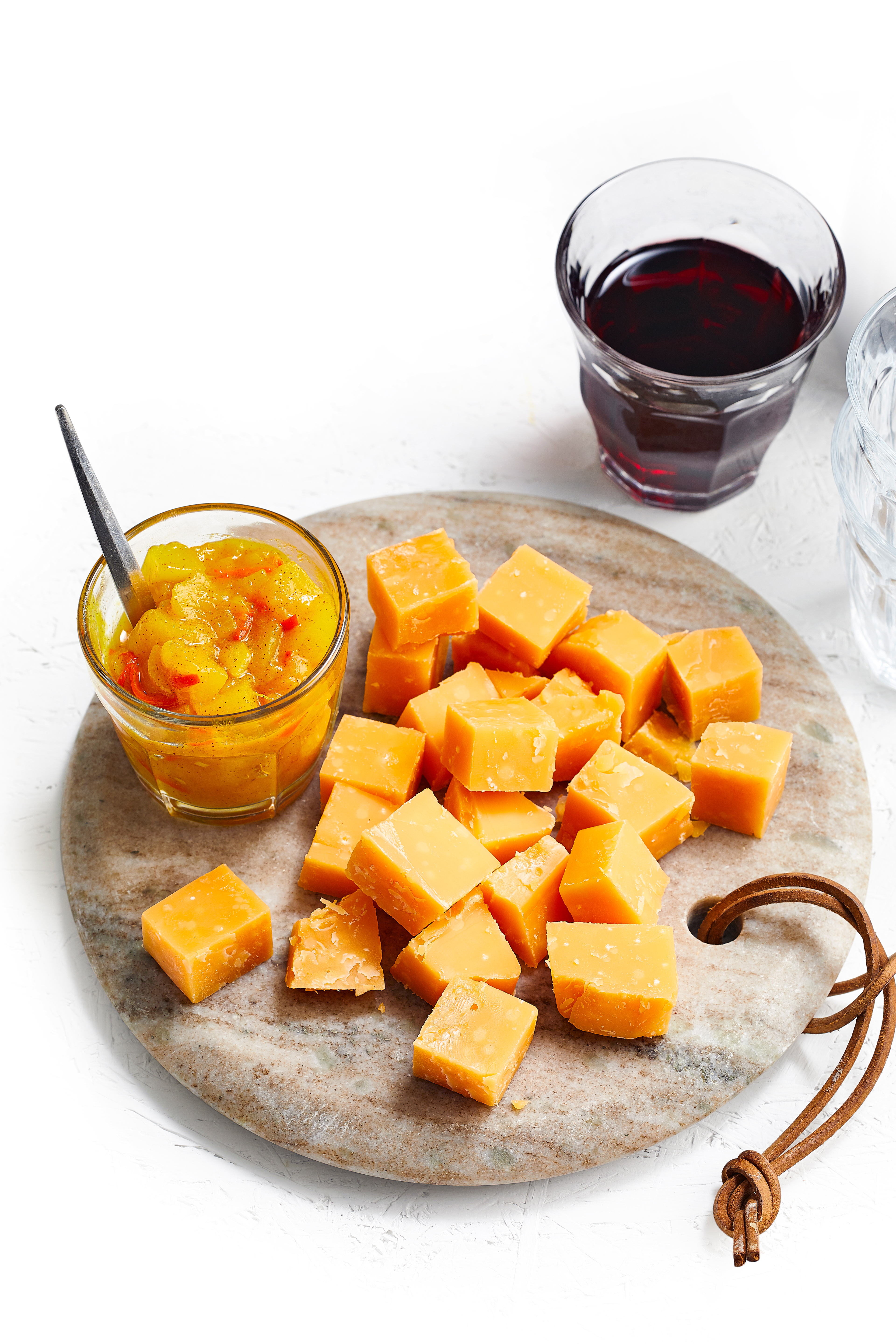 Mangochutney met kaasblokjes