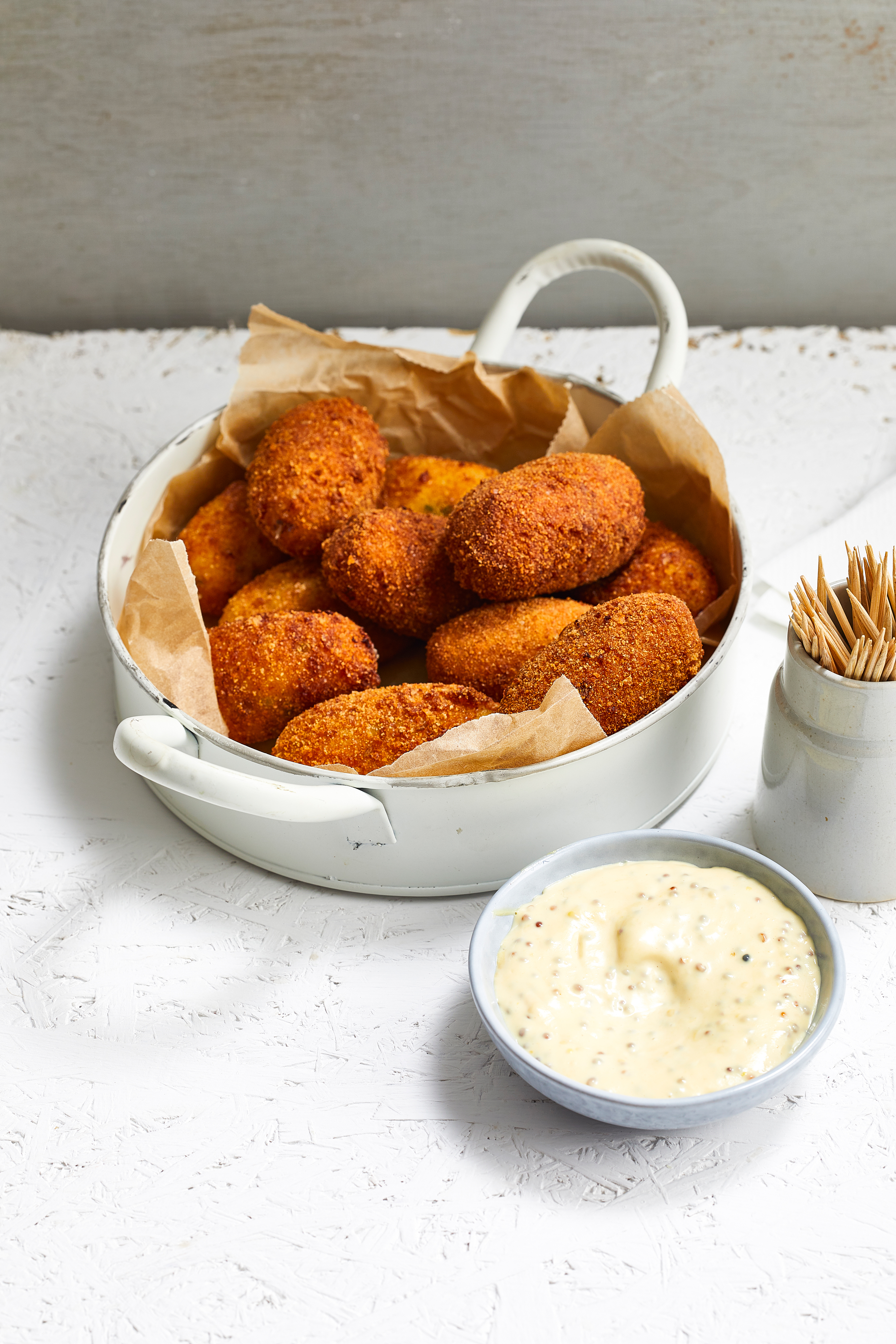 Kaaskroketjes met mosterddip