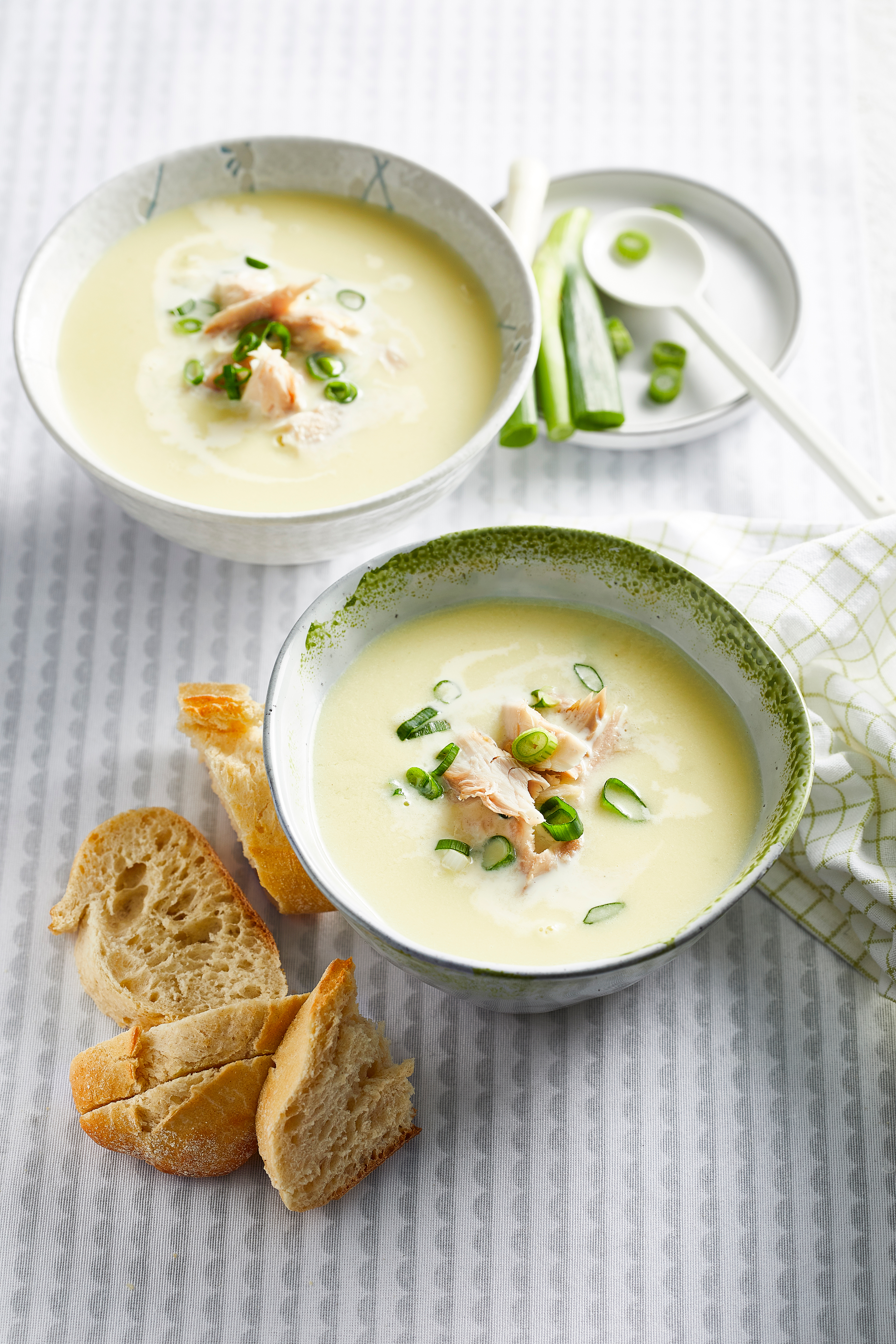 Aspergesoep met makreel