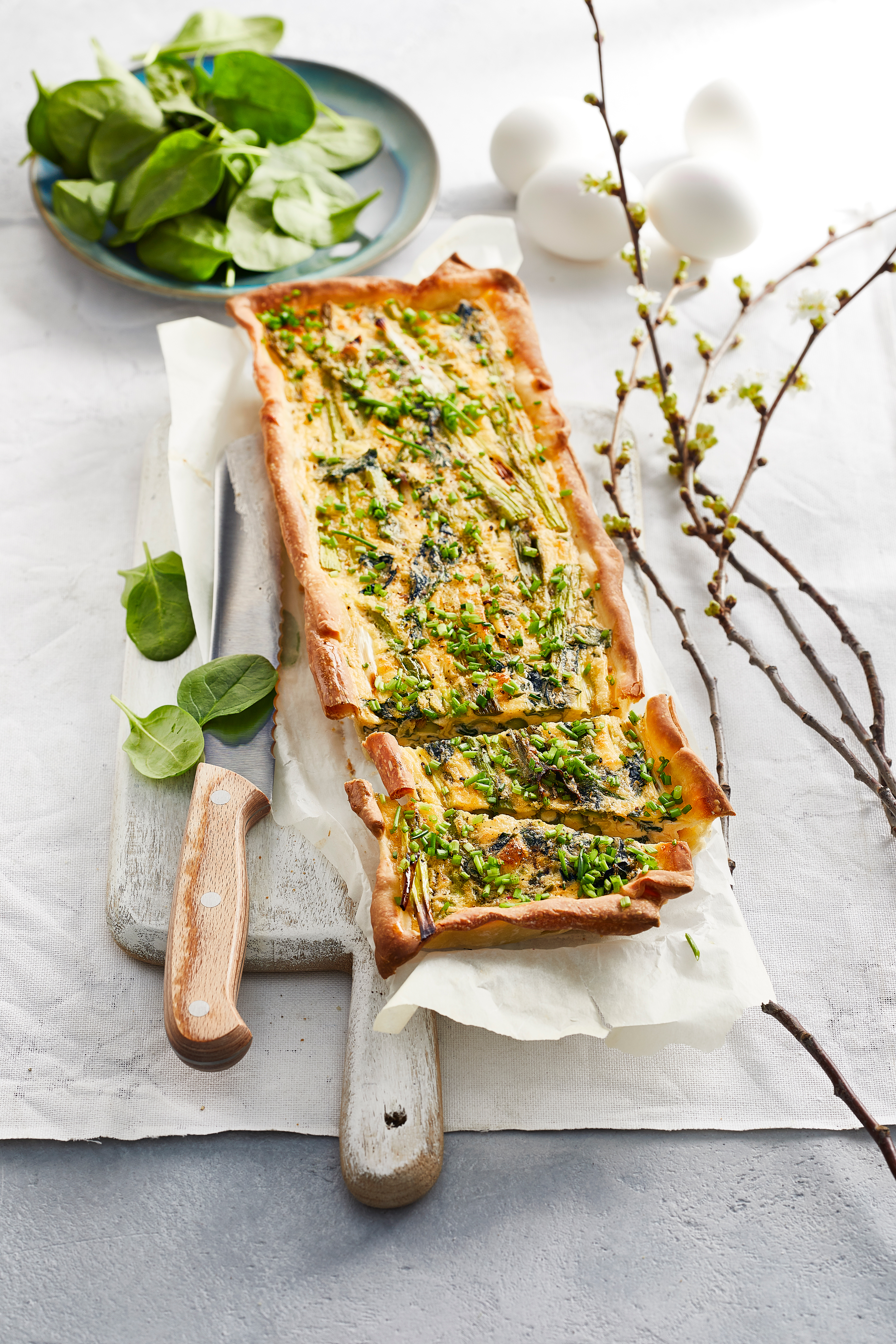 Spinazietaart met bieslook en bosui