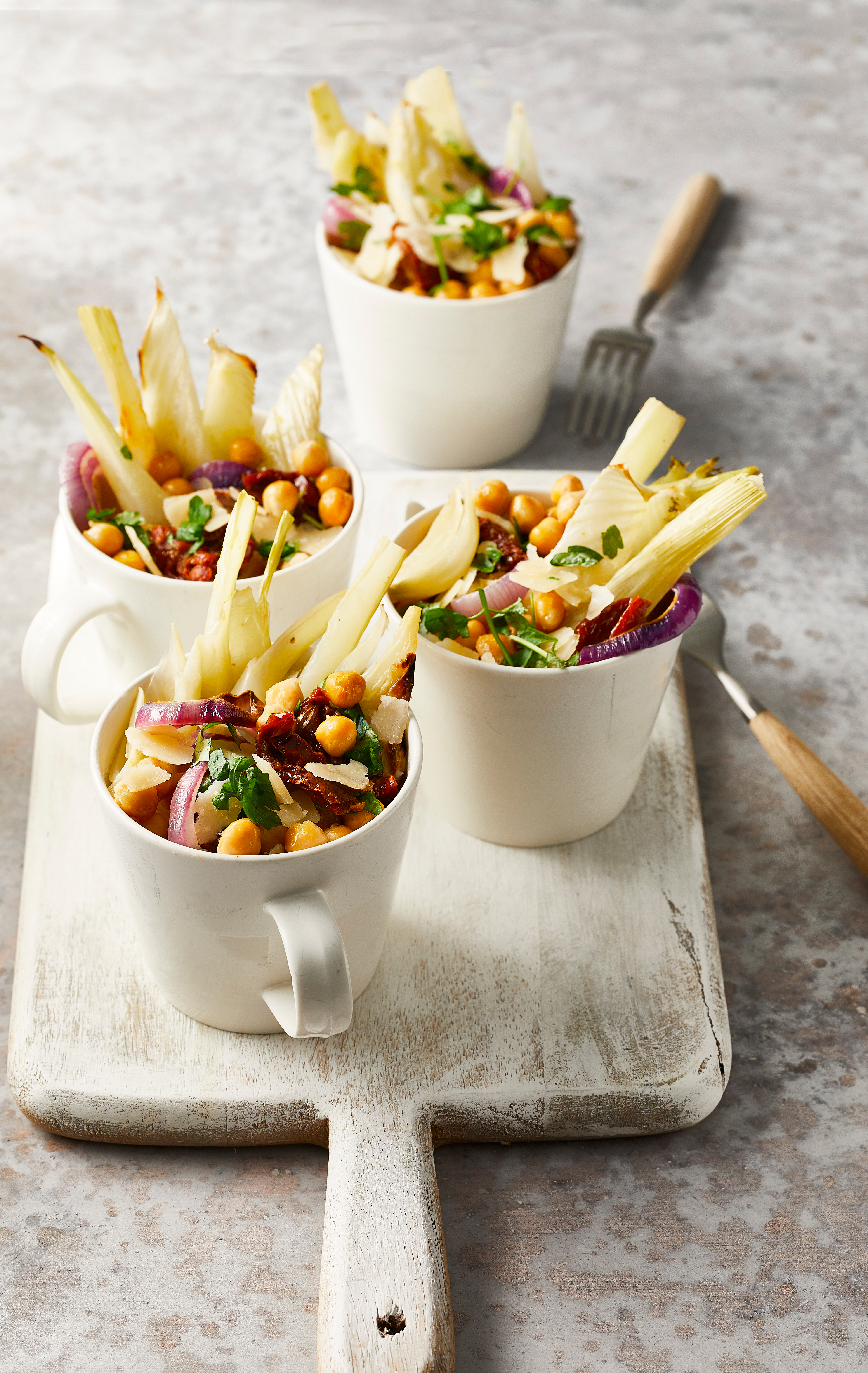 Venkelsalade met zongedroogde tomaat en kikkererwten