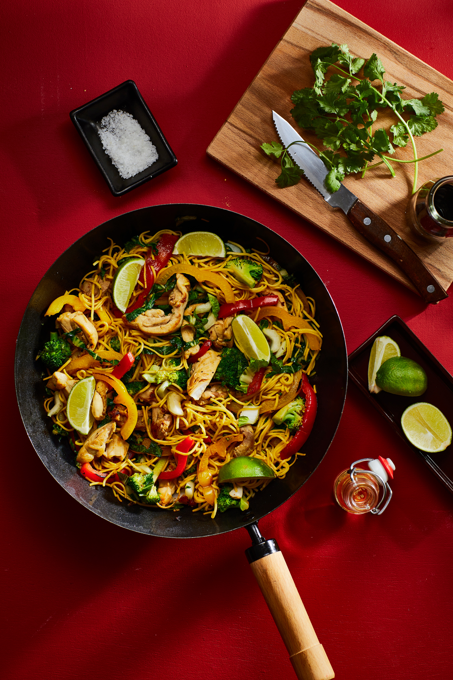 Kipwok met paksoi, paprika en broccoli