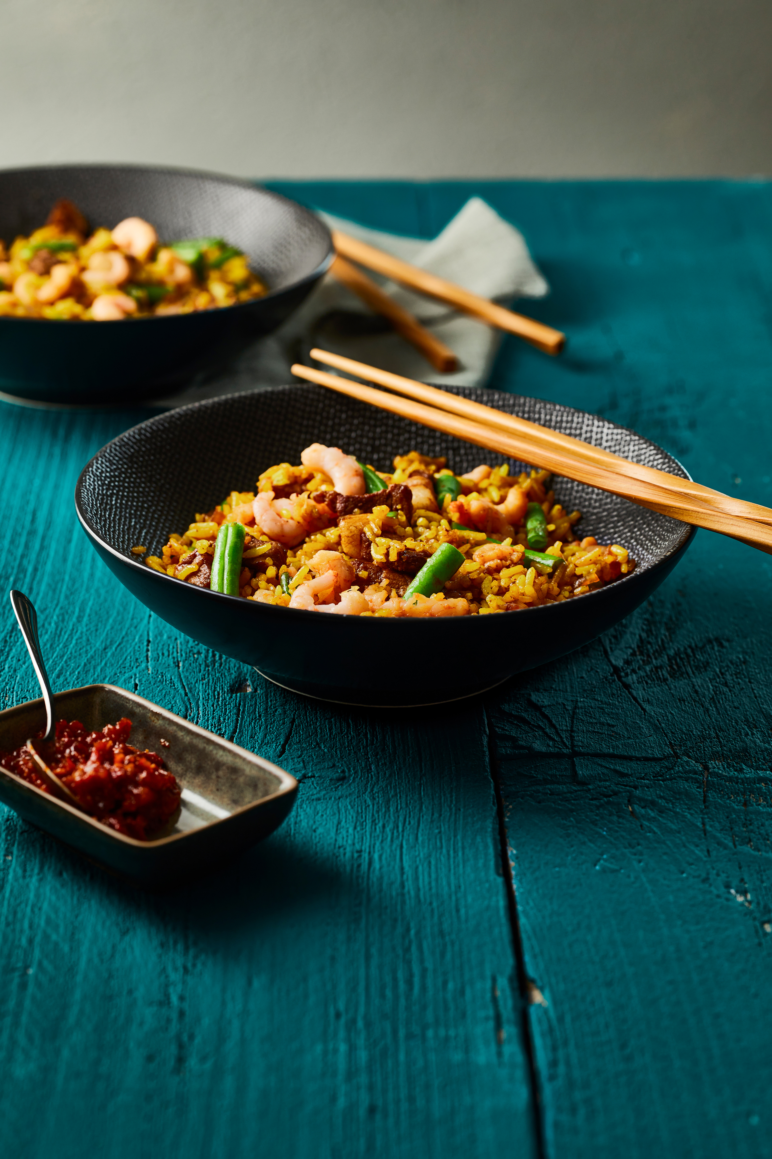 Rijstschotel met spek en garnalen