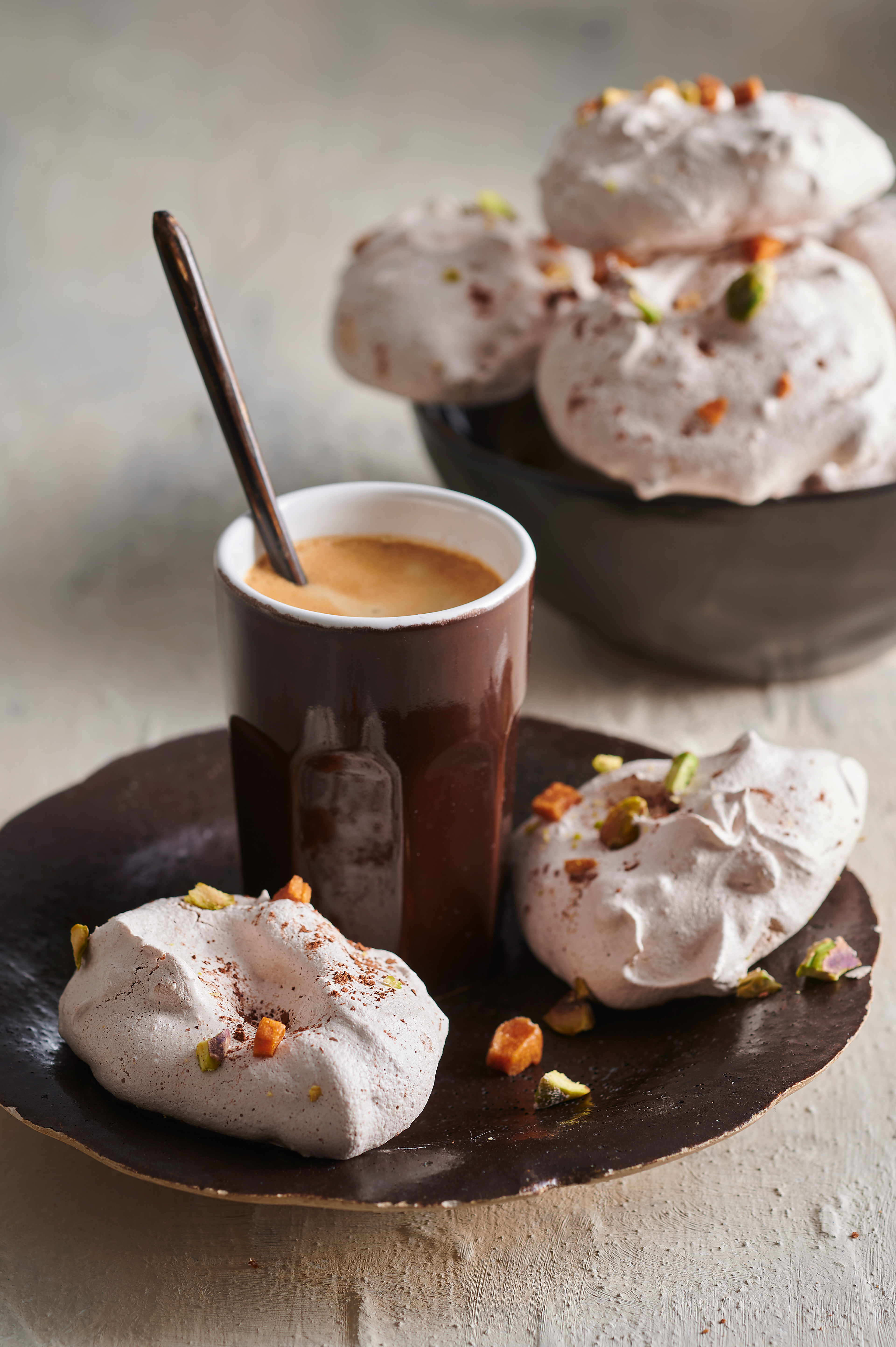 Cacao-wolken met abrikoos en pistache