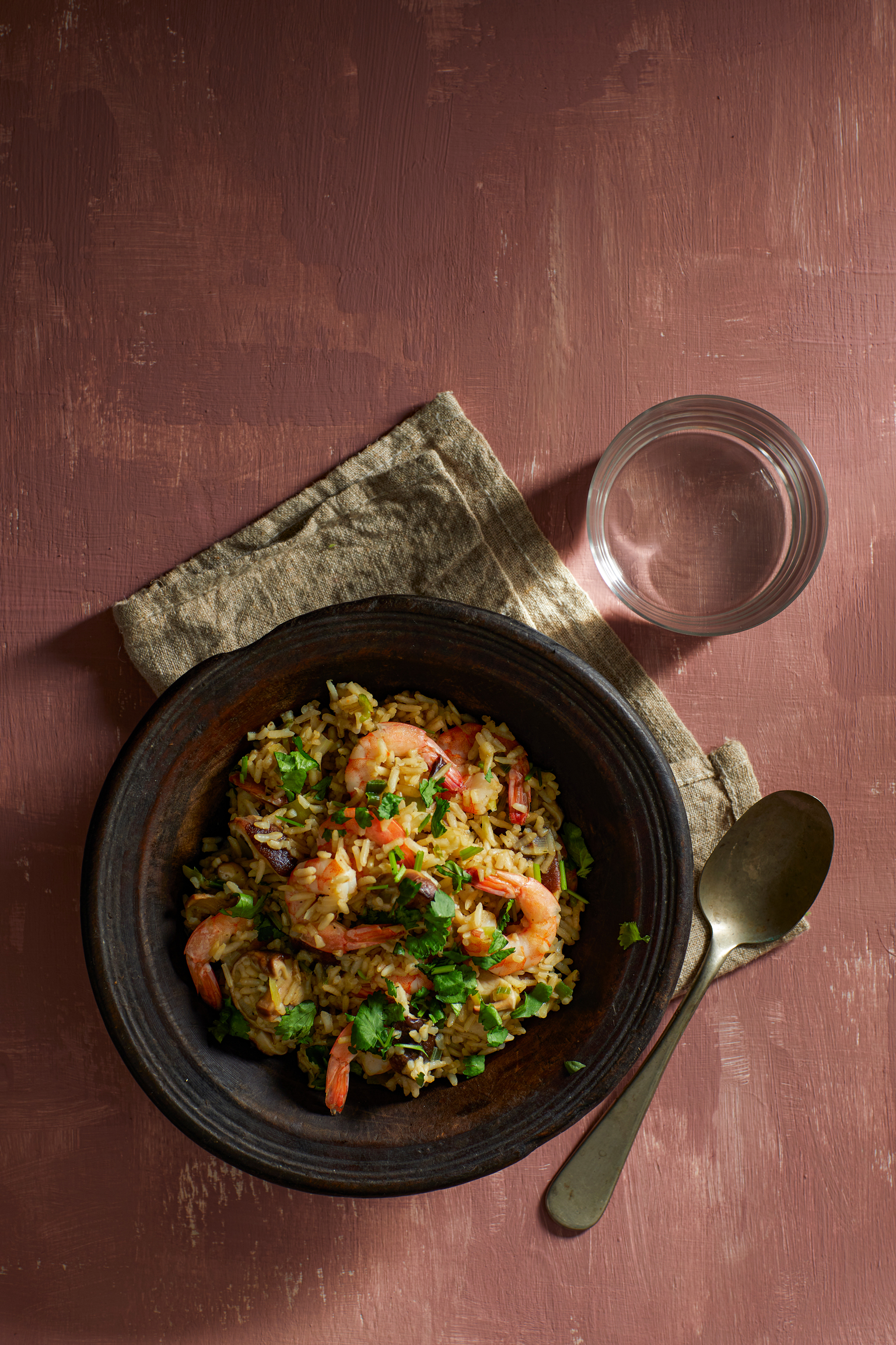 Smeuïge zilvervliesrijst met shiitake en garnalen