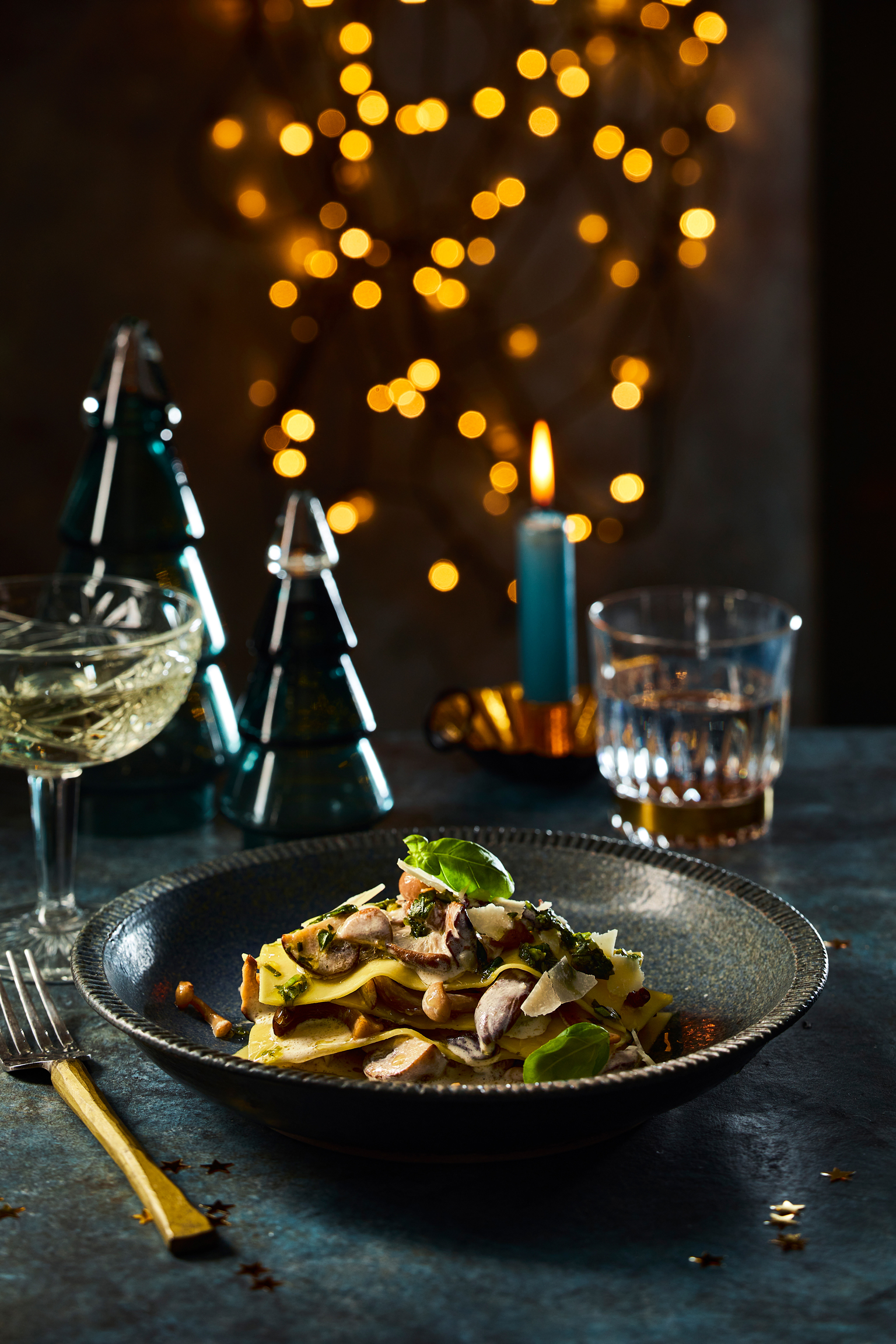 Open lasagne met romige paddenstoelensaus en citroenolie