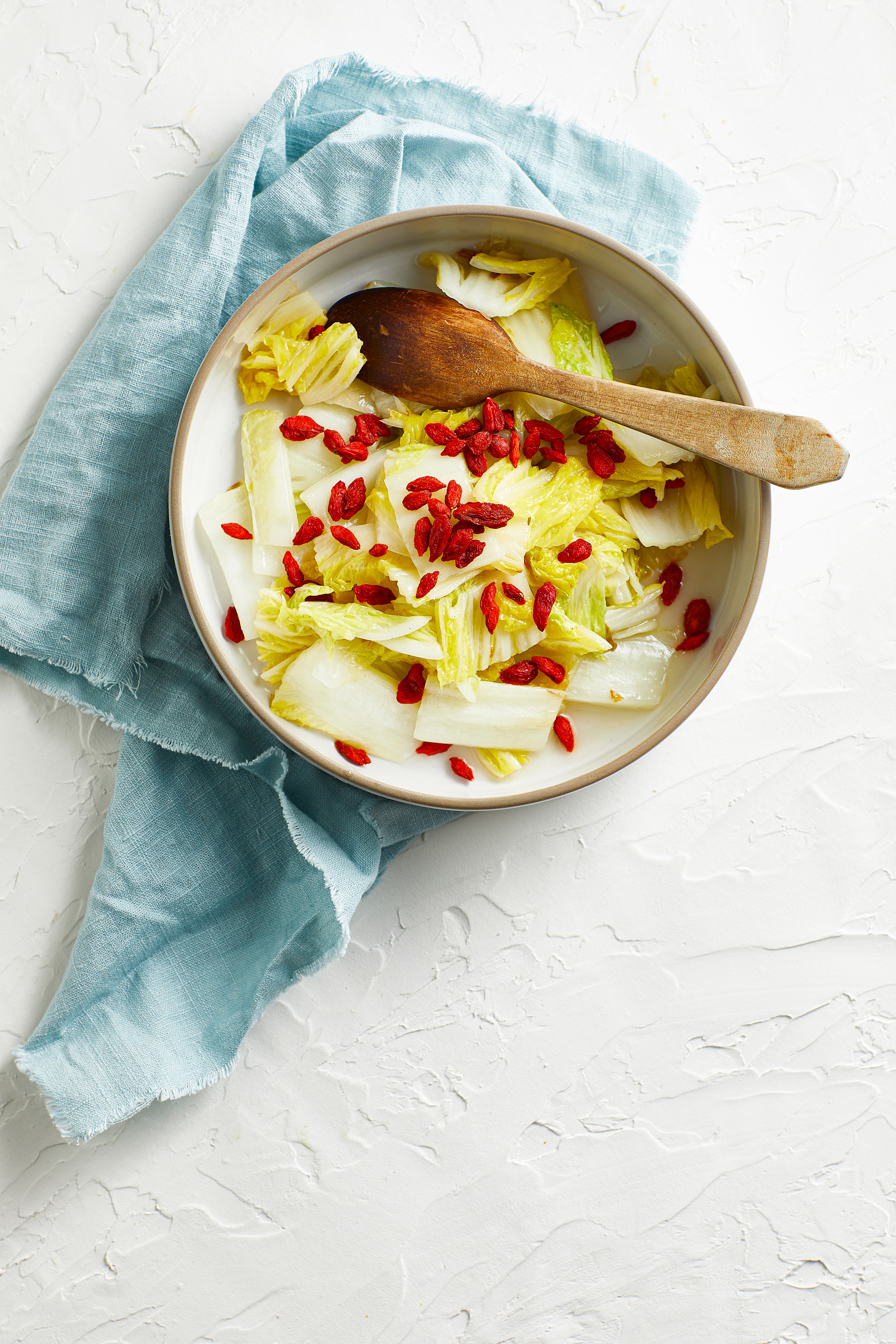 Gesmoorde Chinese kool met gojibessen