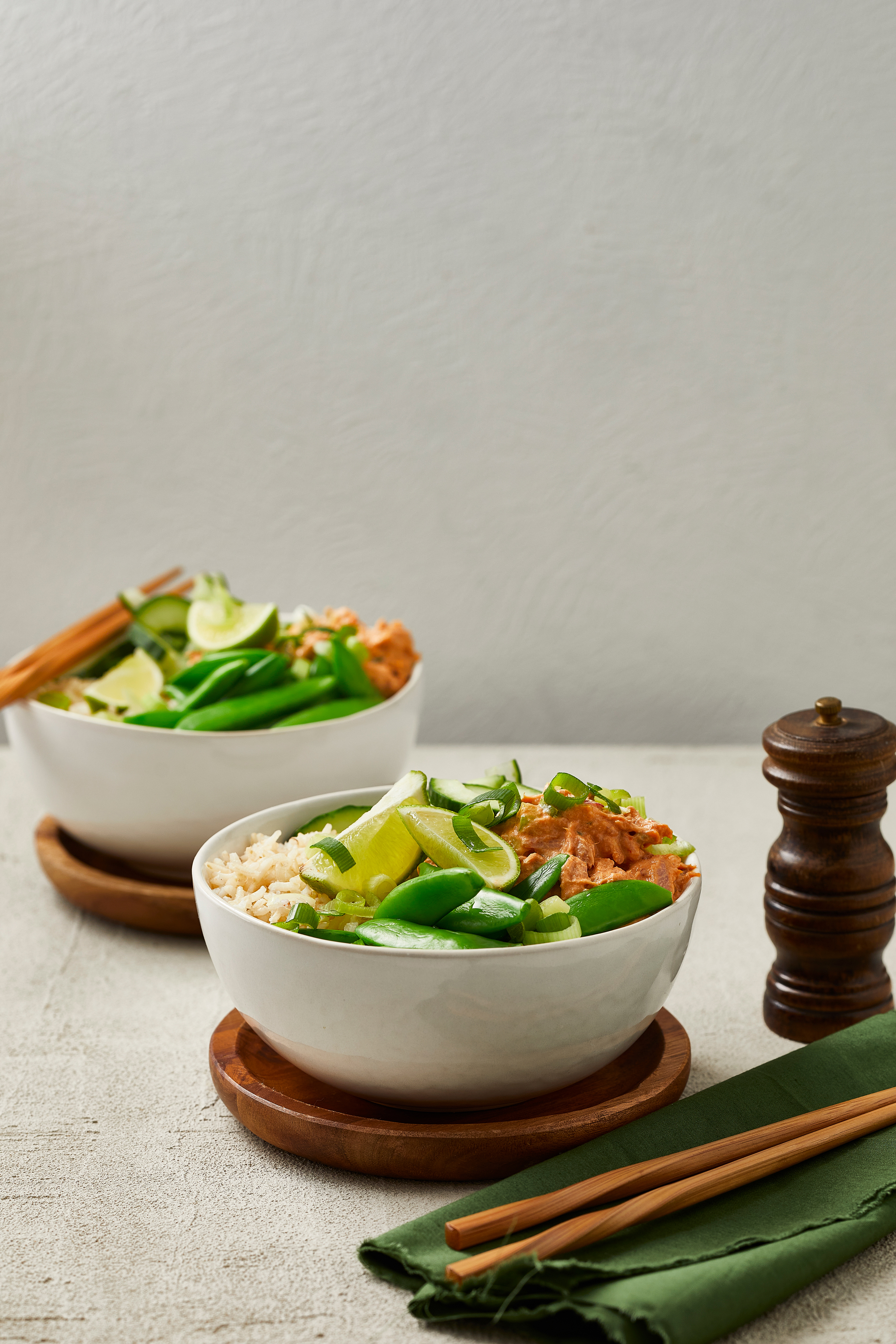 Zilvervliesrijst-bowl met tonijn en sugarsnaps