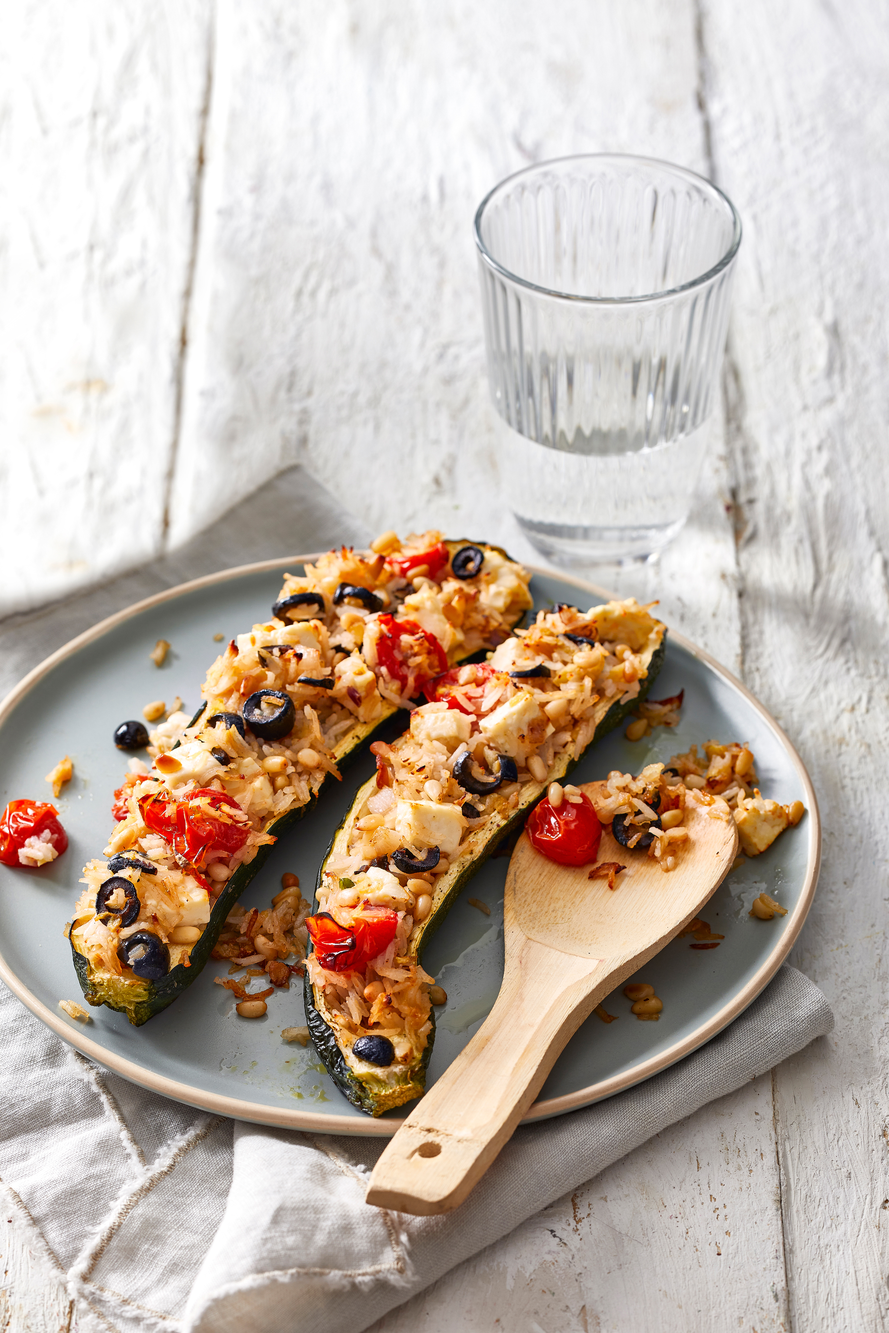 Gegratineerde courgette met feta en olijven