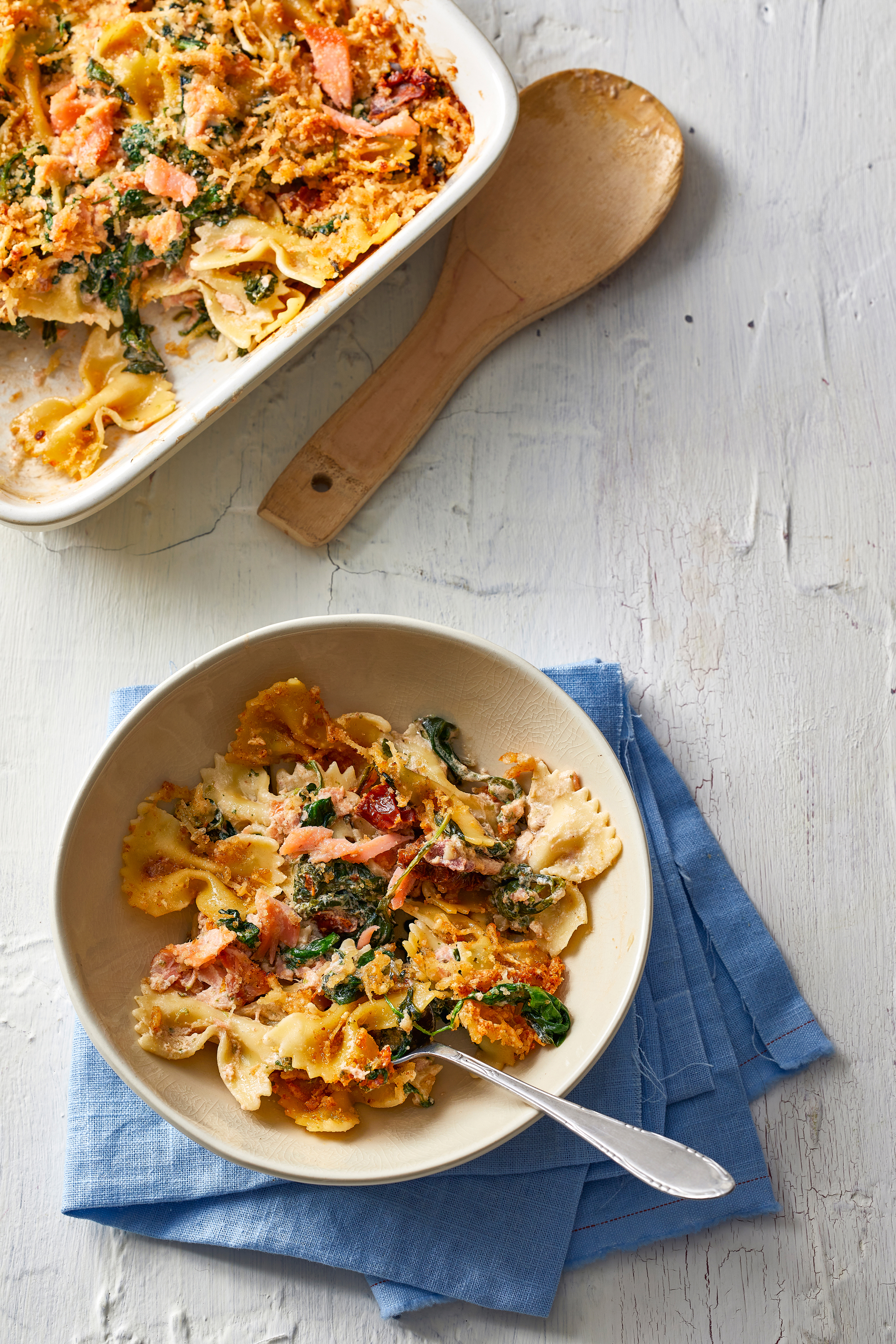 Ovenpasta met spinazie en gerookte zalm