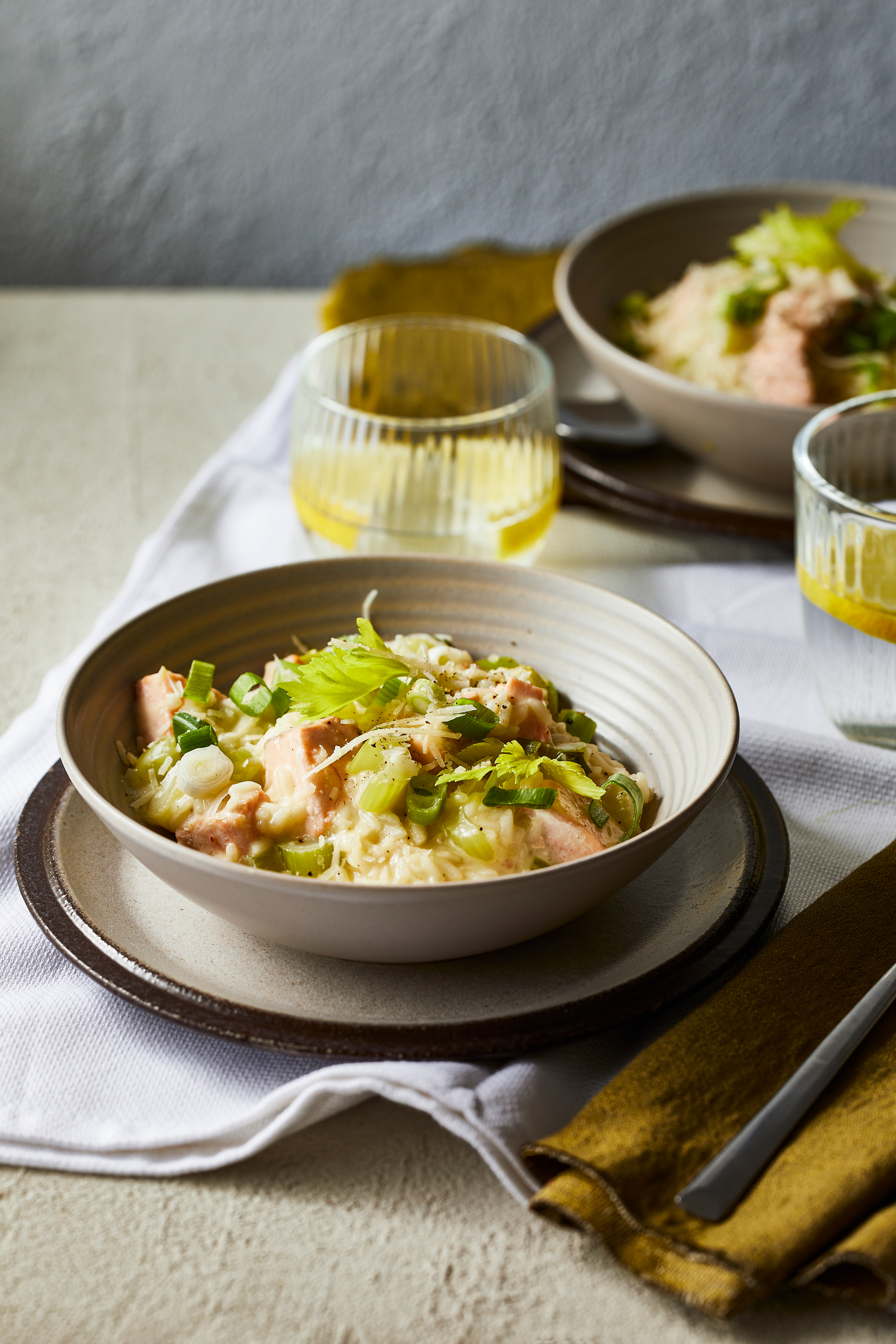 Risotto met zalm, bosui en bleekselderij