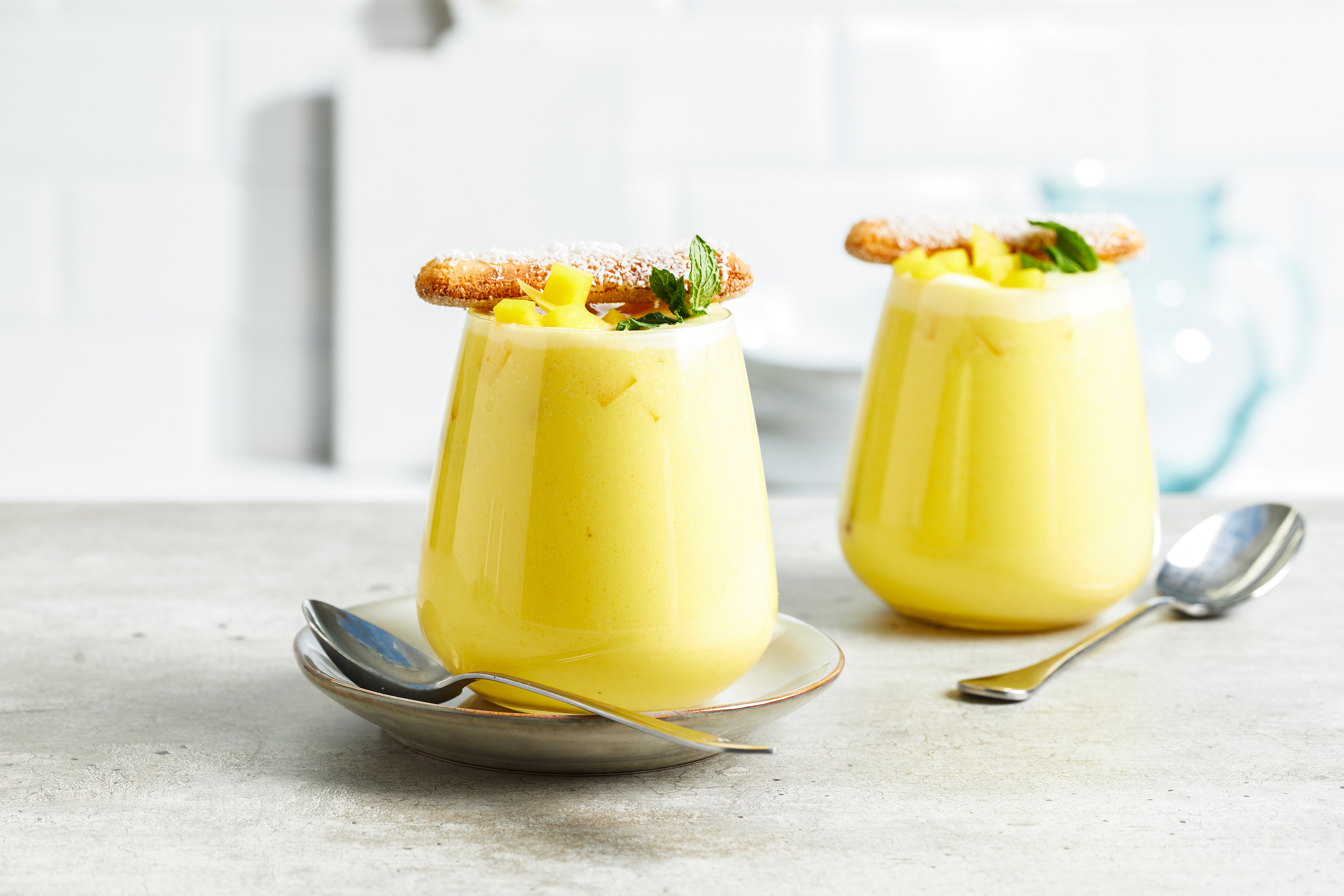 Feestelijke paassmoothie met tropisch fruit