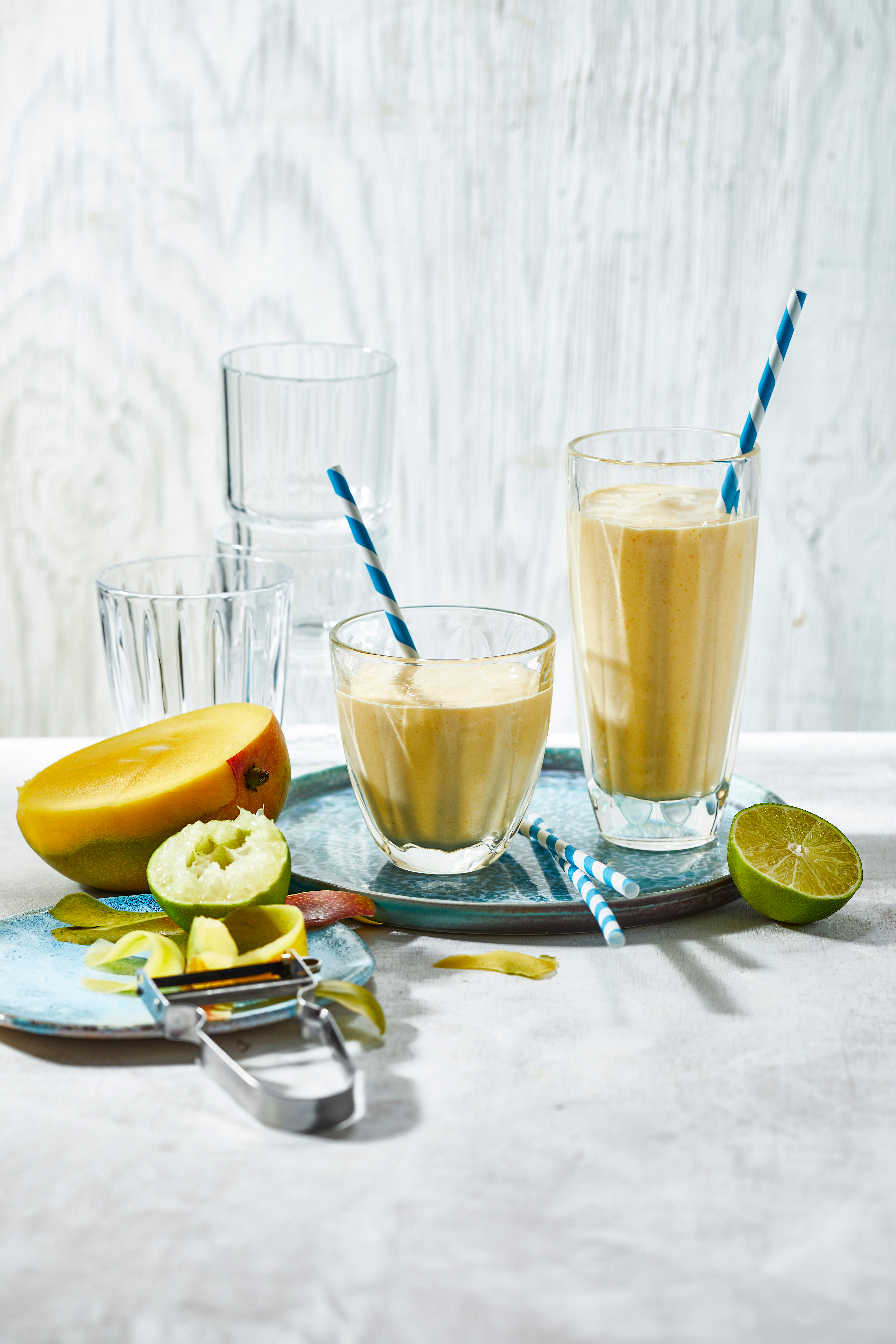 Mangolassi met kardemom