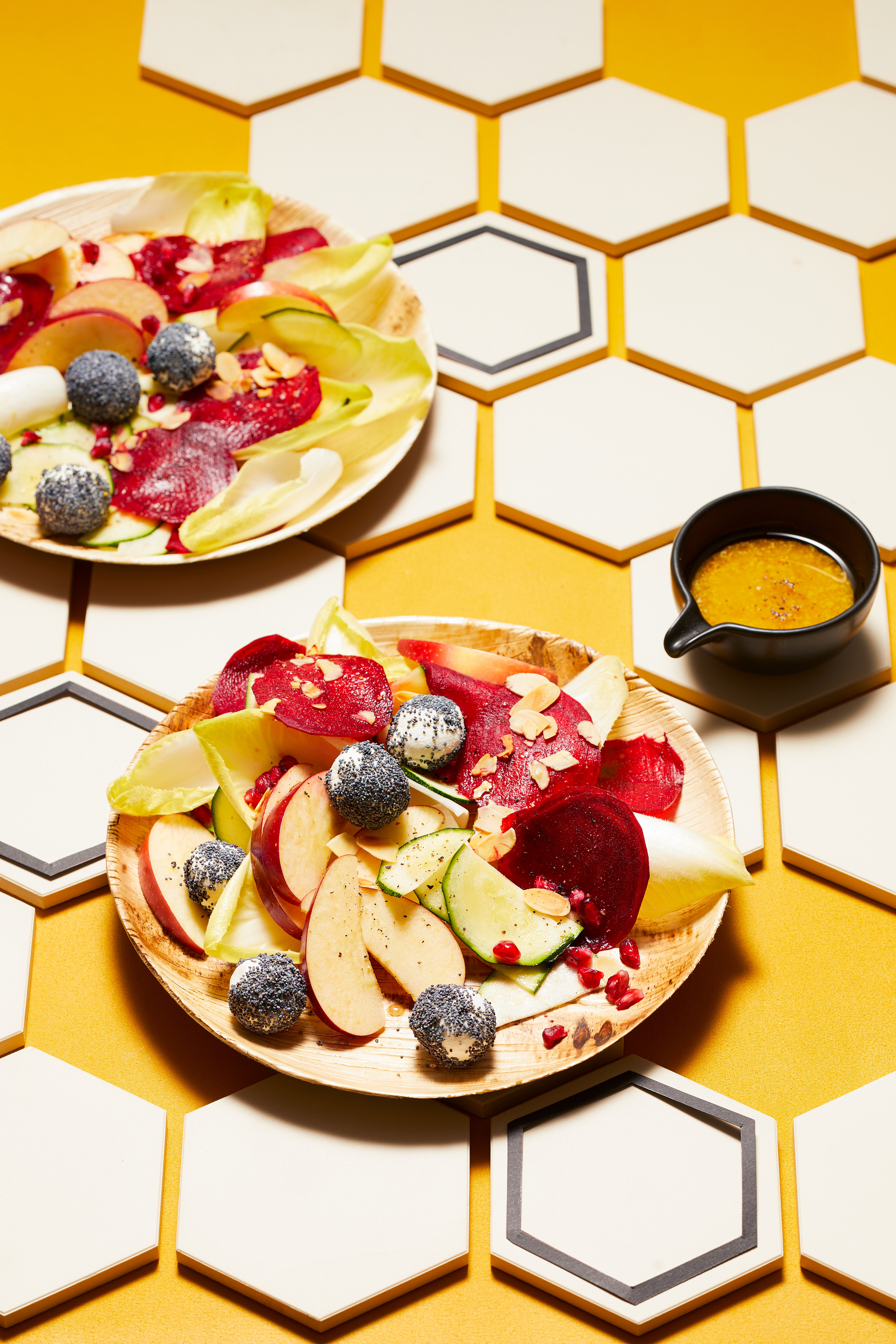 Bonte salade met geitenkaas en honingdressing