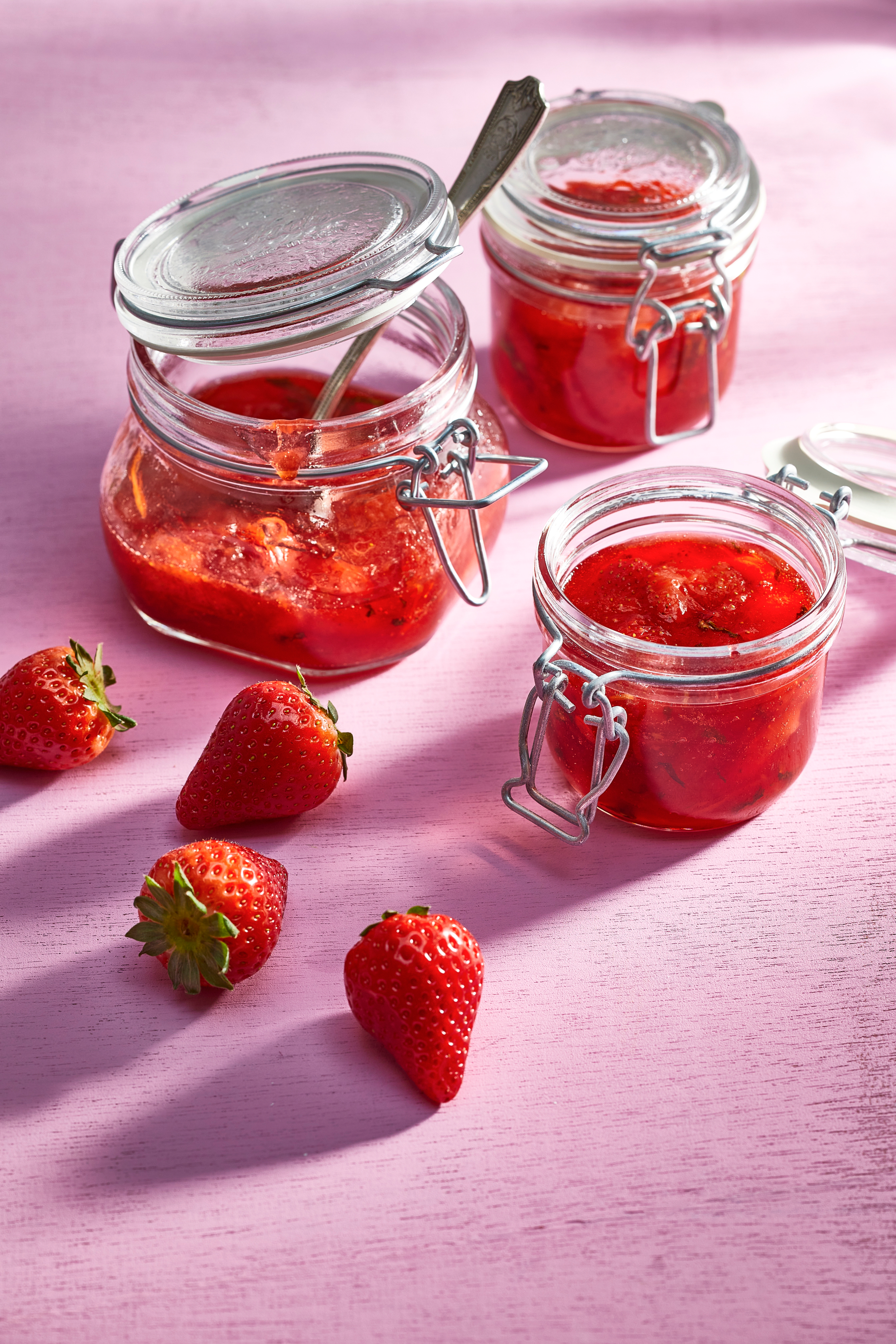 Aardbeienjam met citroen en basilicum