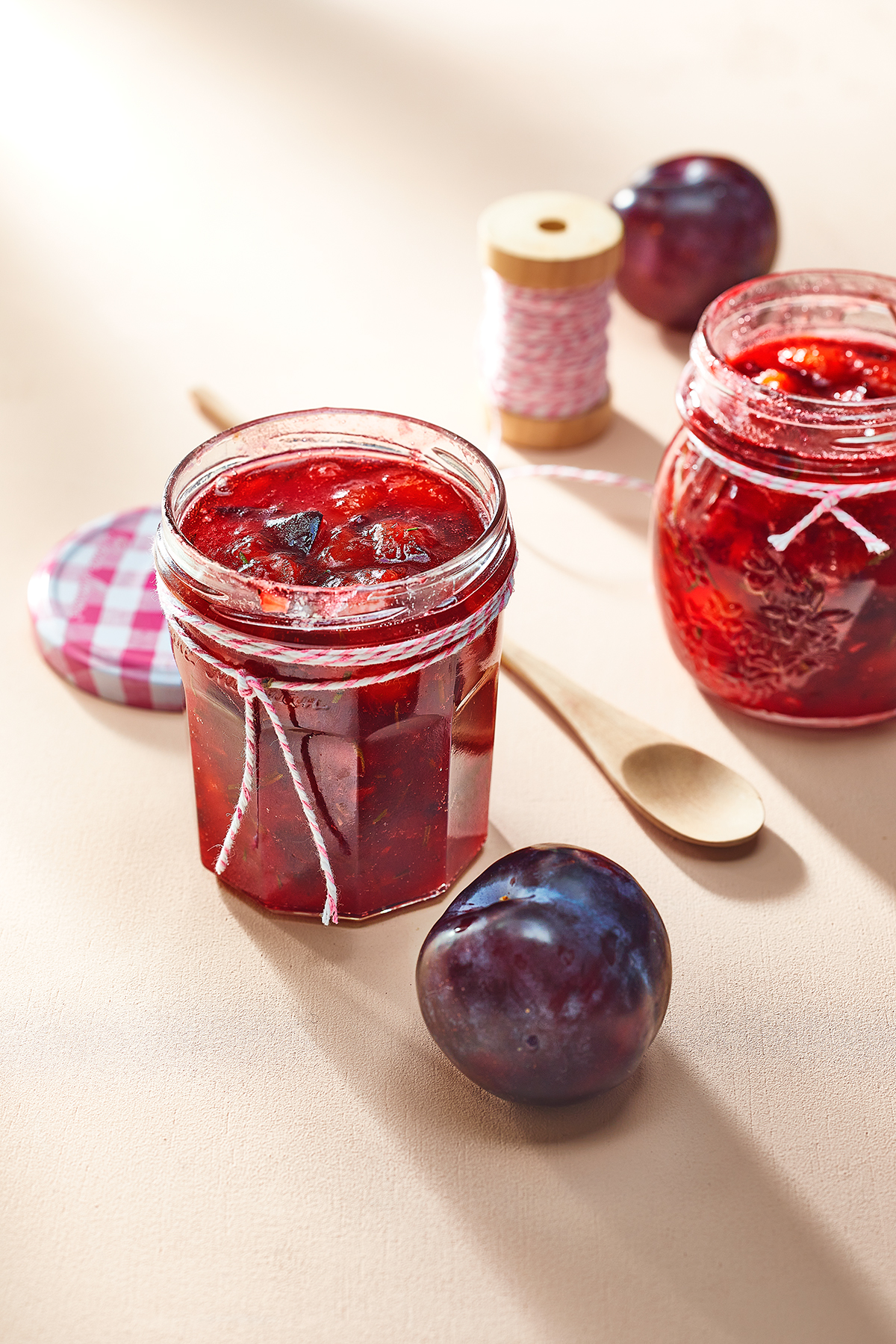 Pruimenjam met gember en rozemarijn