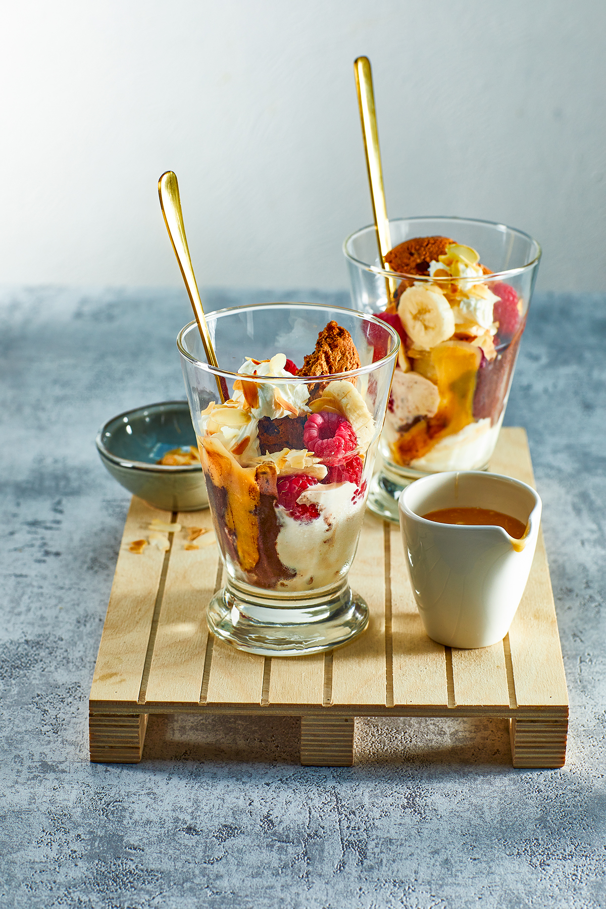 Sundae ijs met fudgesaus