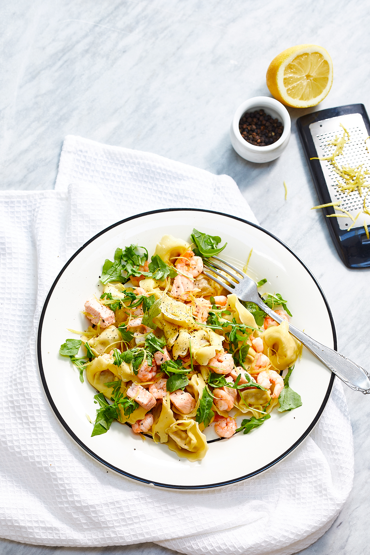 Tortellini met zalm en garnalen