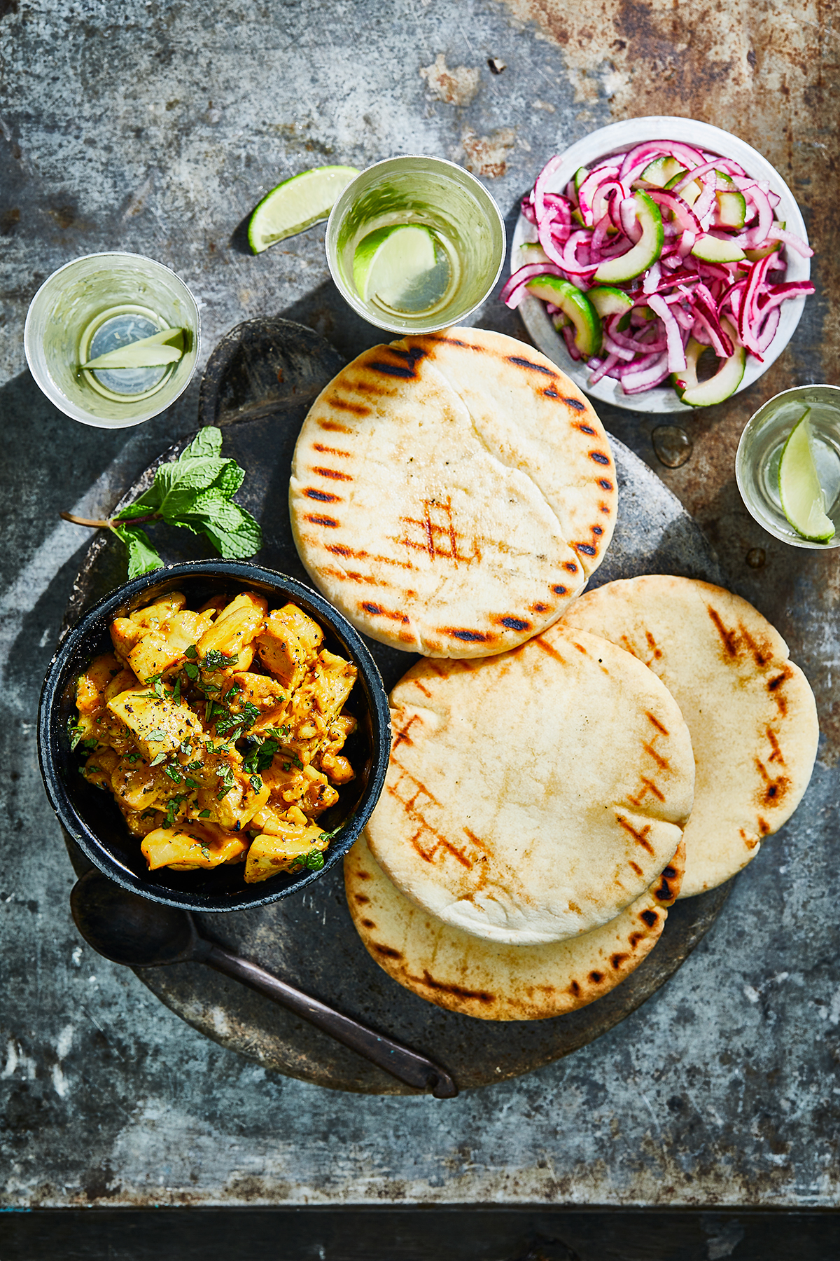 Pita met gemarineerde kip en ingemaakte ui