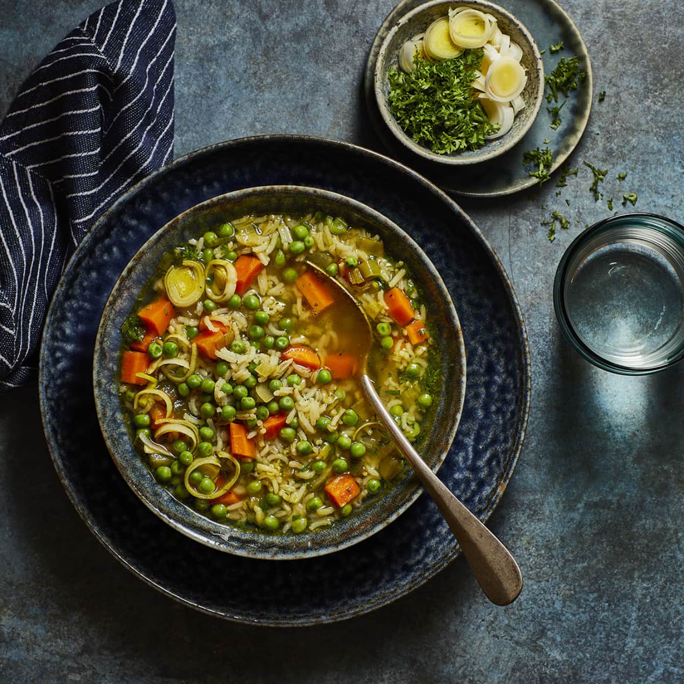 Doperwtensoep met worteltjes en rijst