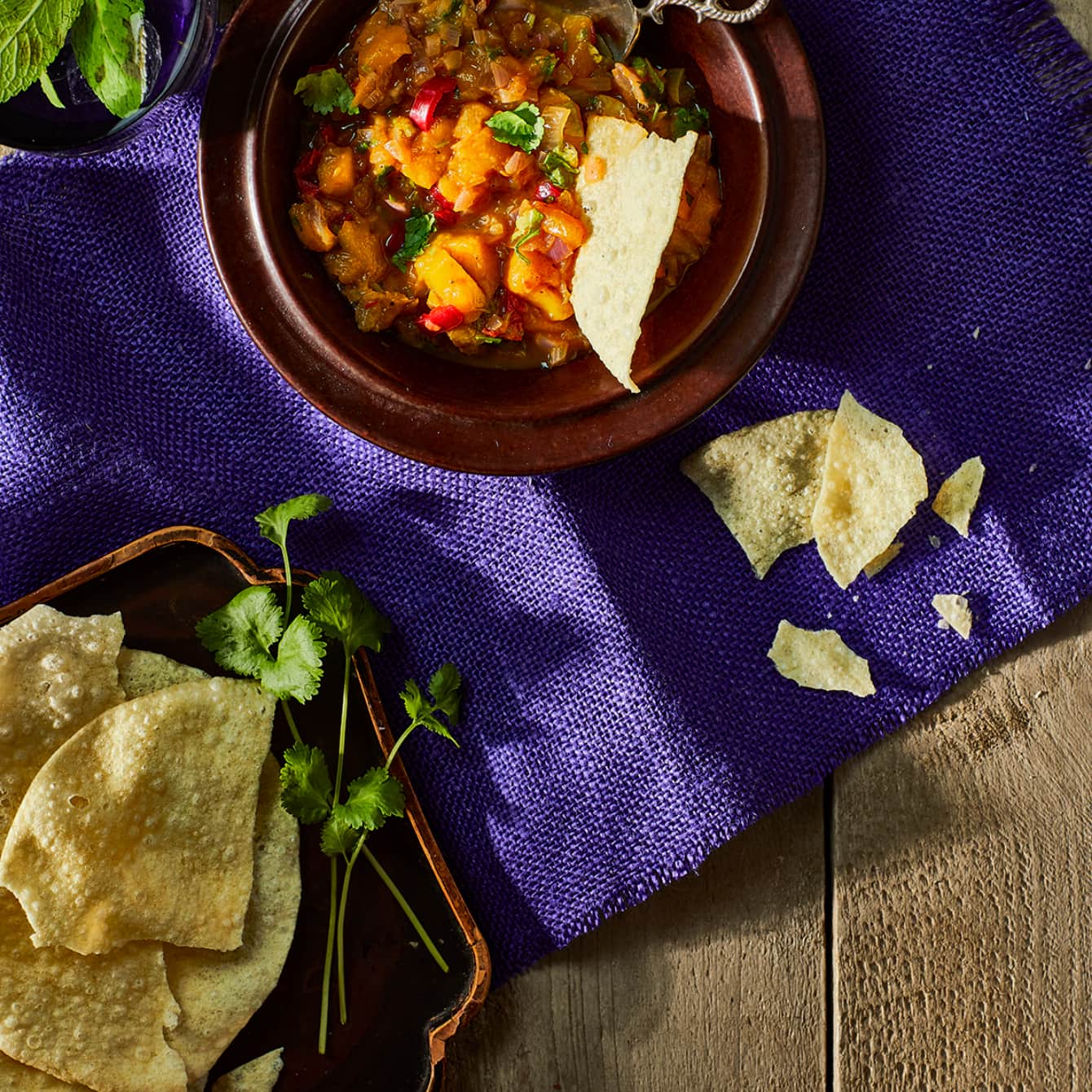 Pappadums met mangodip | Recepten | PLUS Pappadums met mangodip | Recepten | PLUS