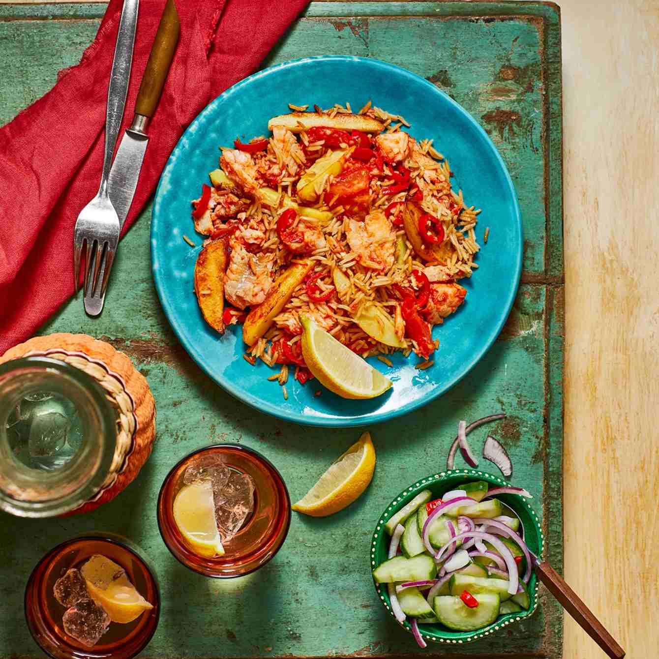 Moksi alesi met kabeljauw en zuurgoed