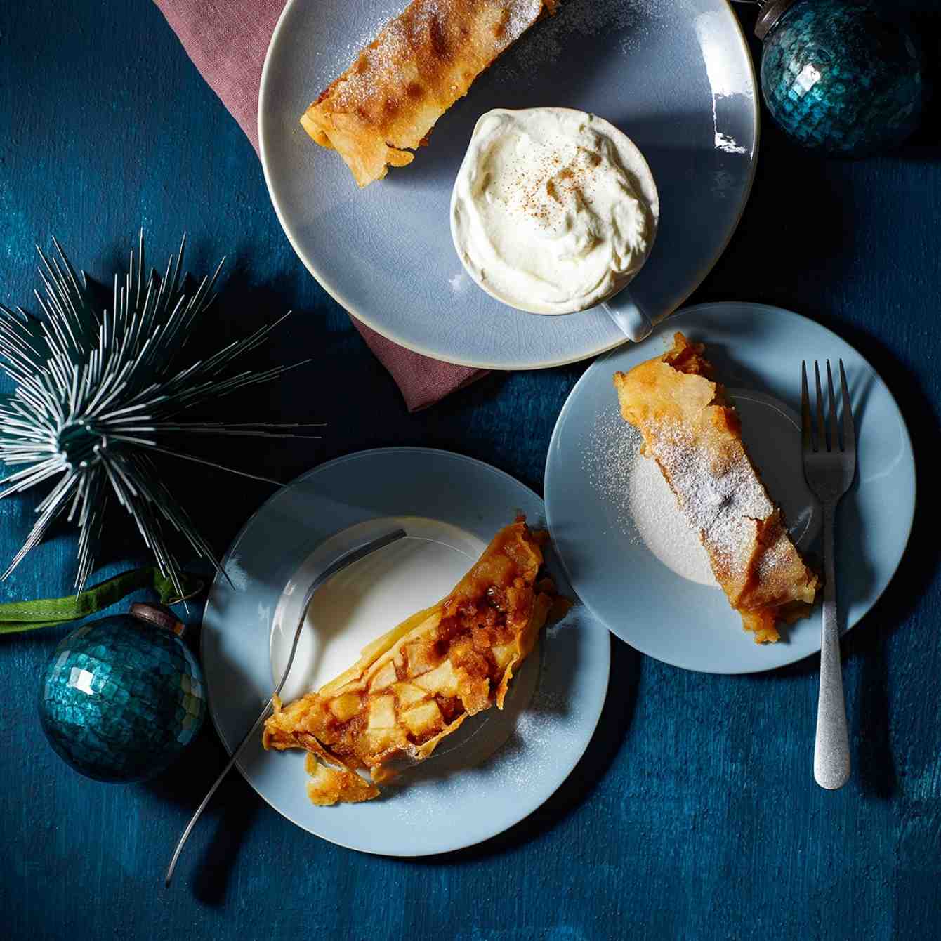 Oma's apfelstrudel