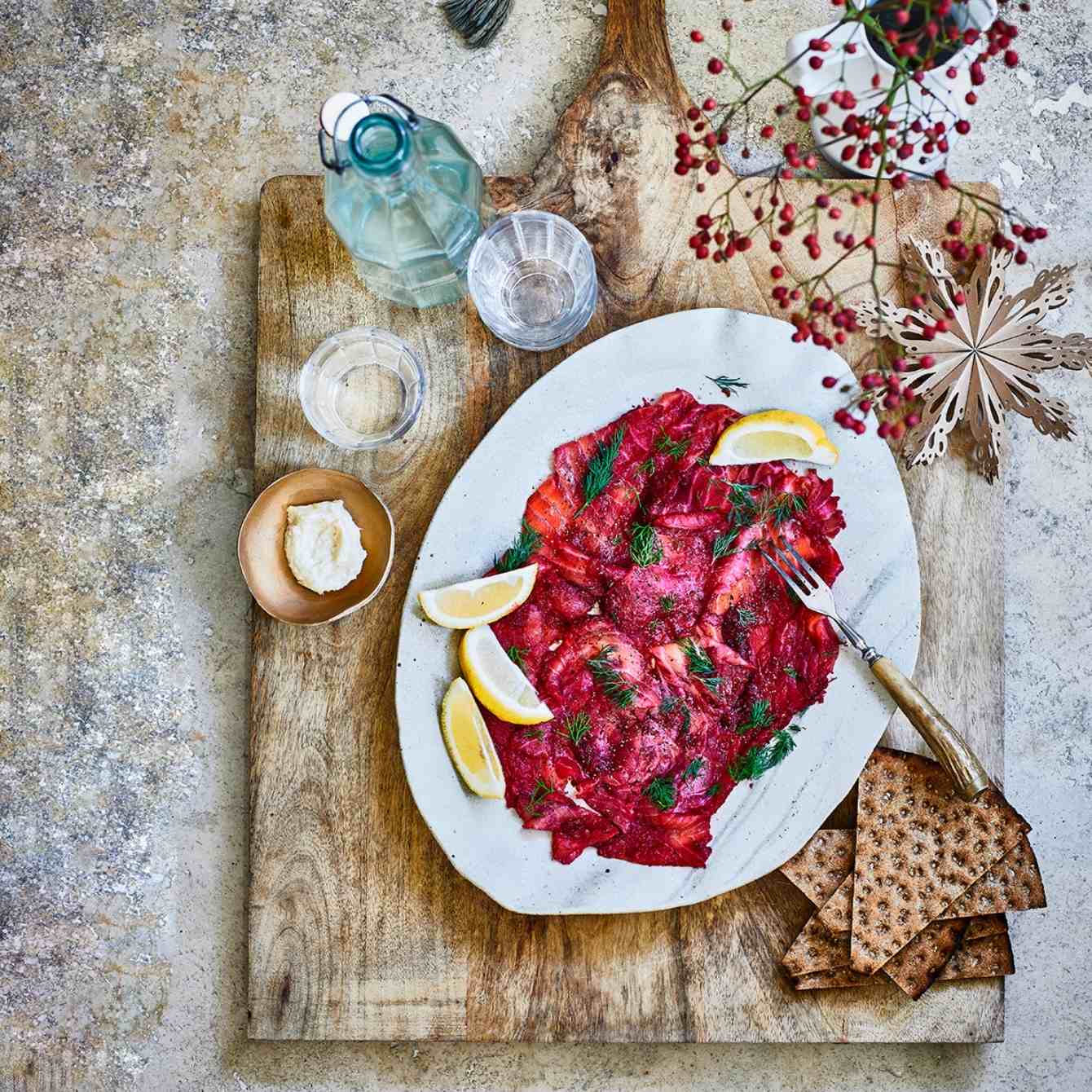 Easy gravlax met biet