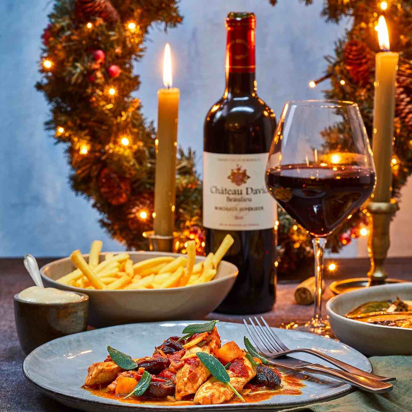 Kipfilet met salie, appel en pruimen