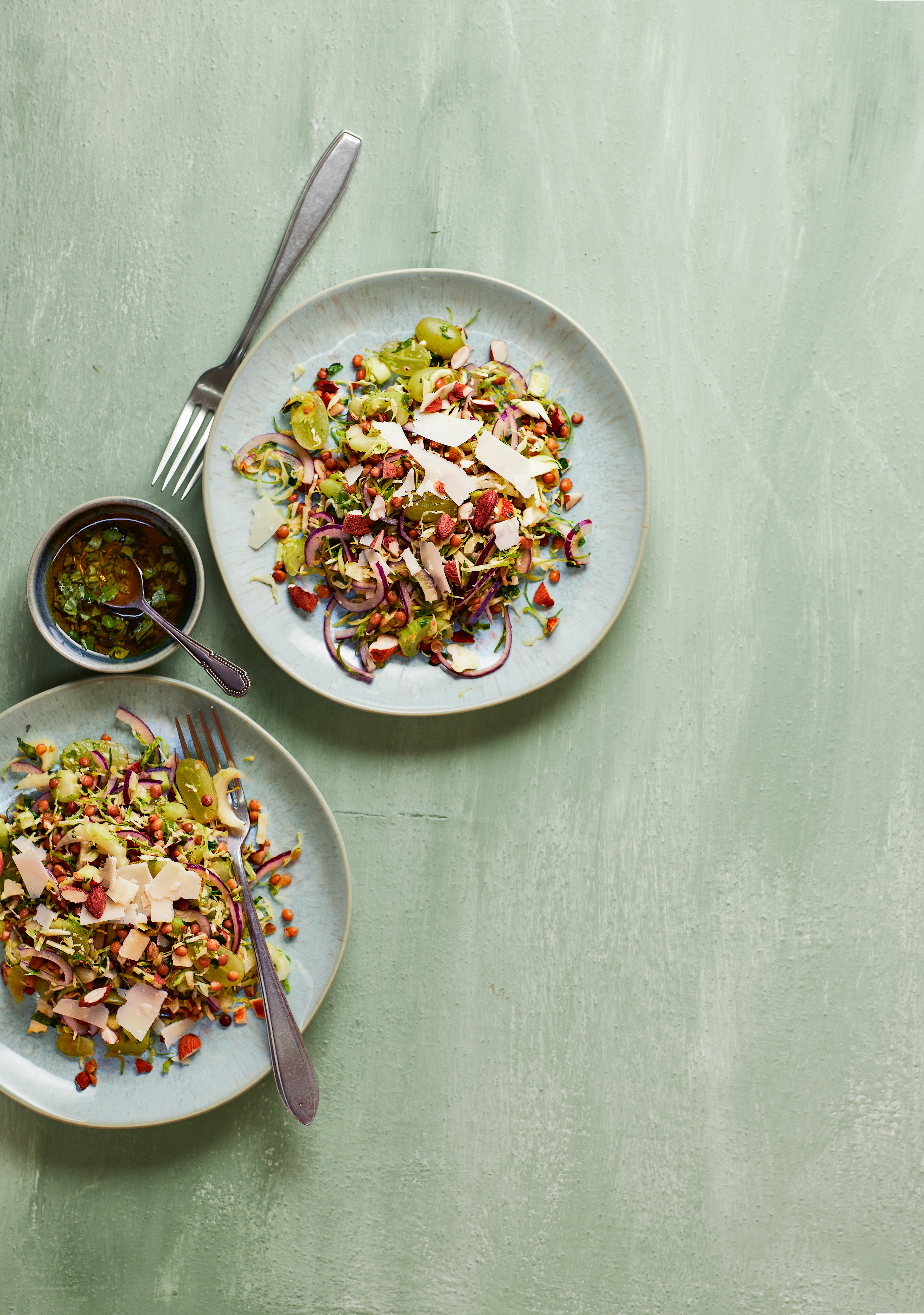 Spruitjessalade met linzen