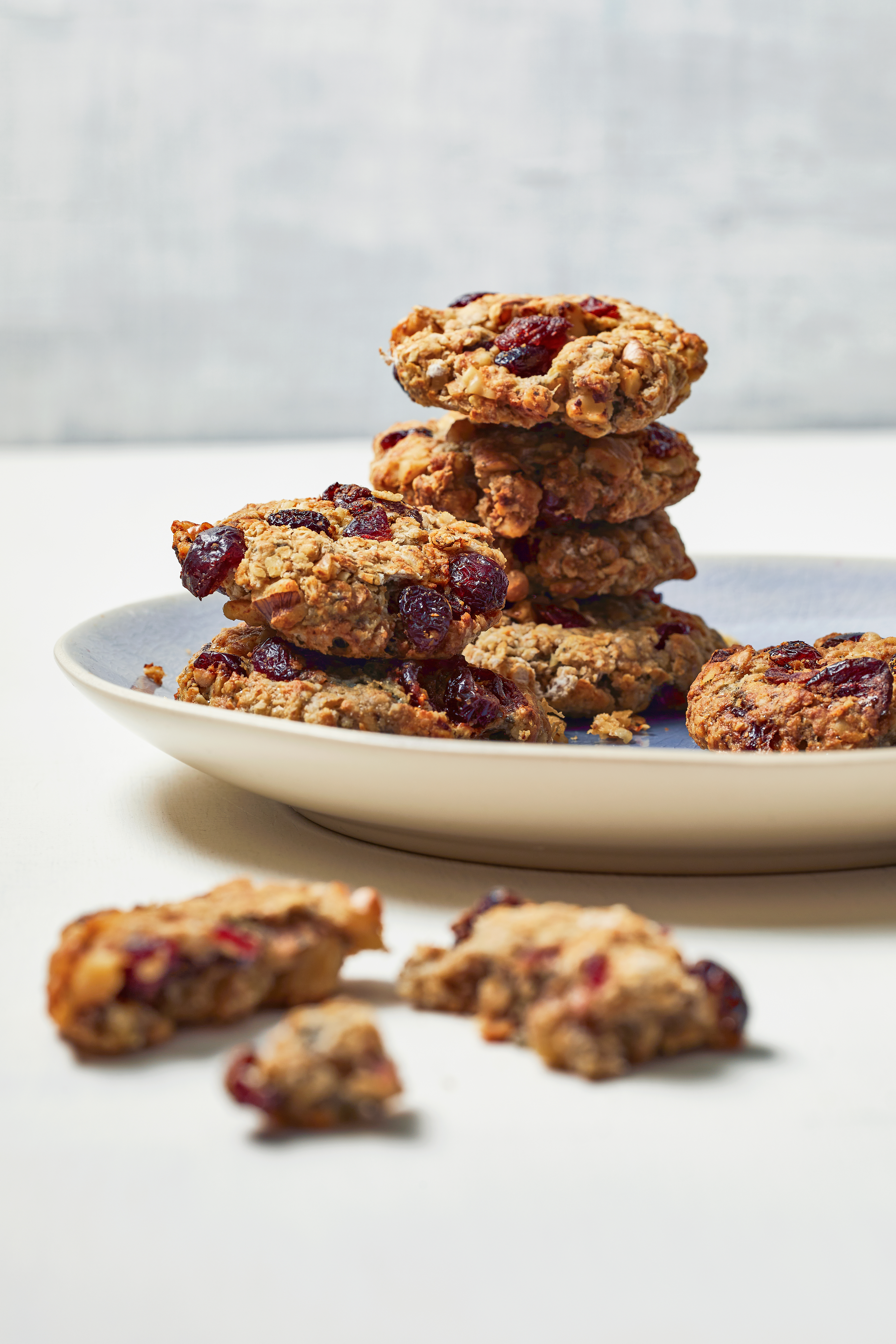 Haverkoekjes met cranberry's en blauwe kaas