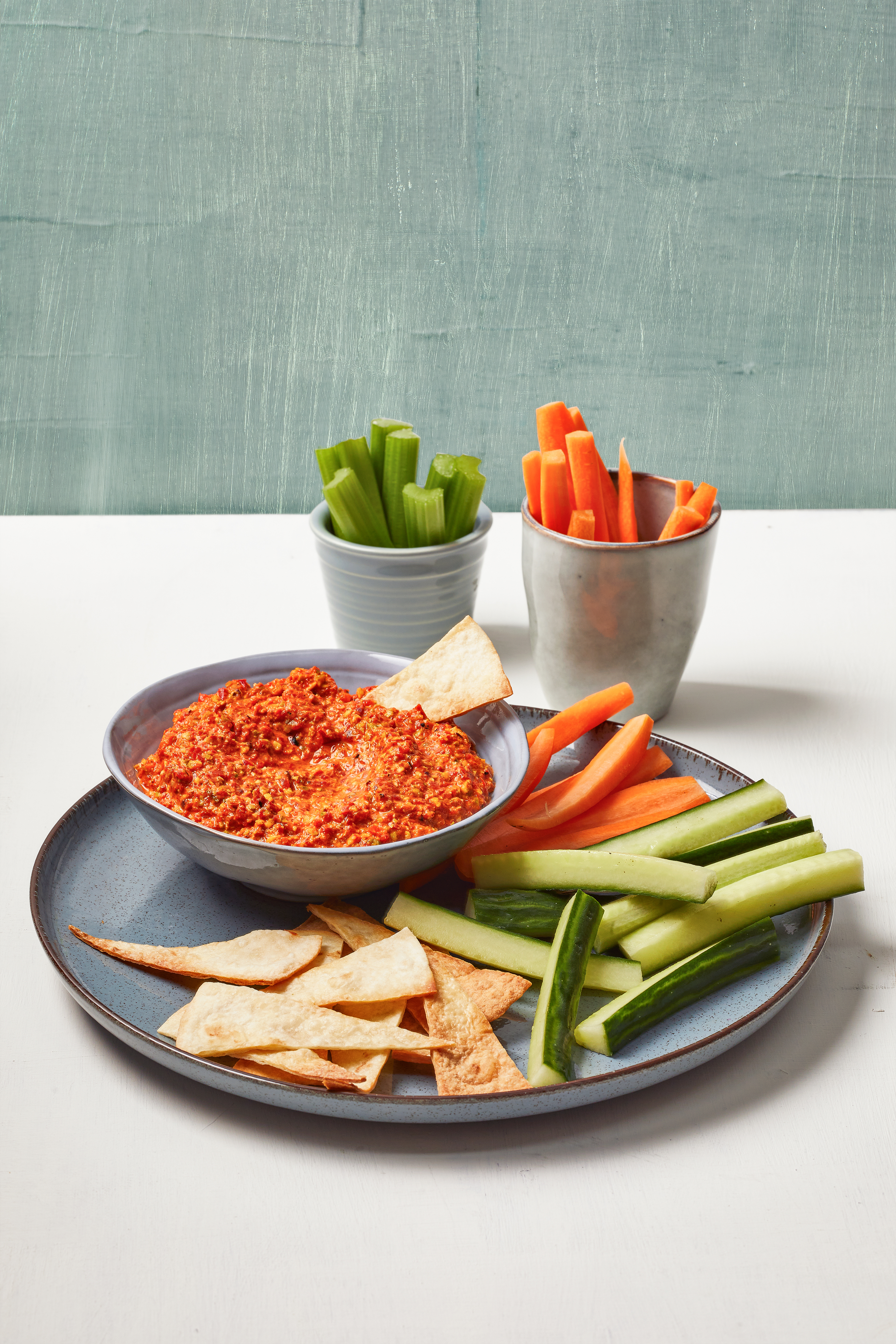 Pikante dipper van geroosterde paprika en pistachenoten