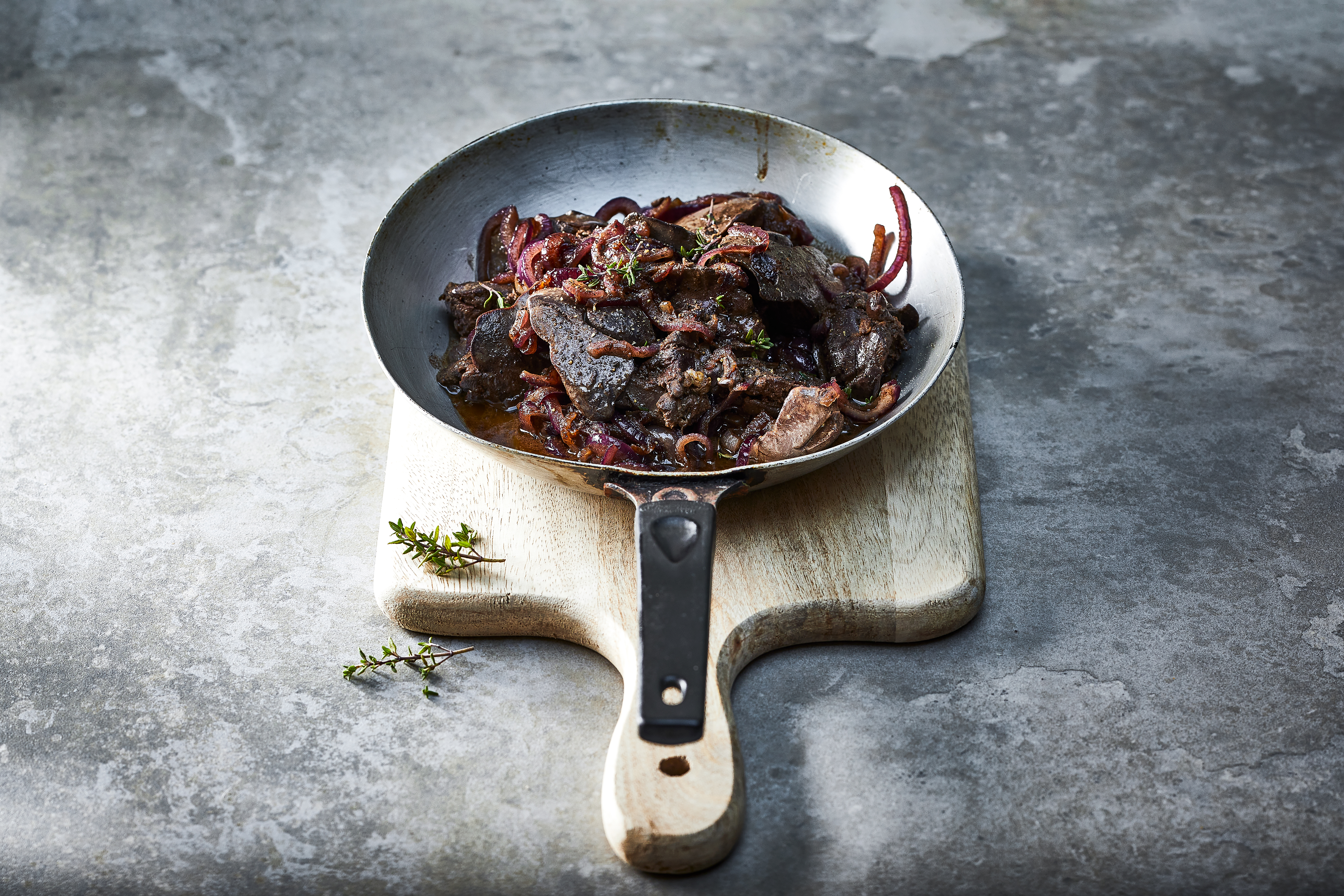 Knapperige kippenlevertjes met balsamico