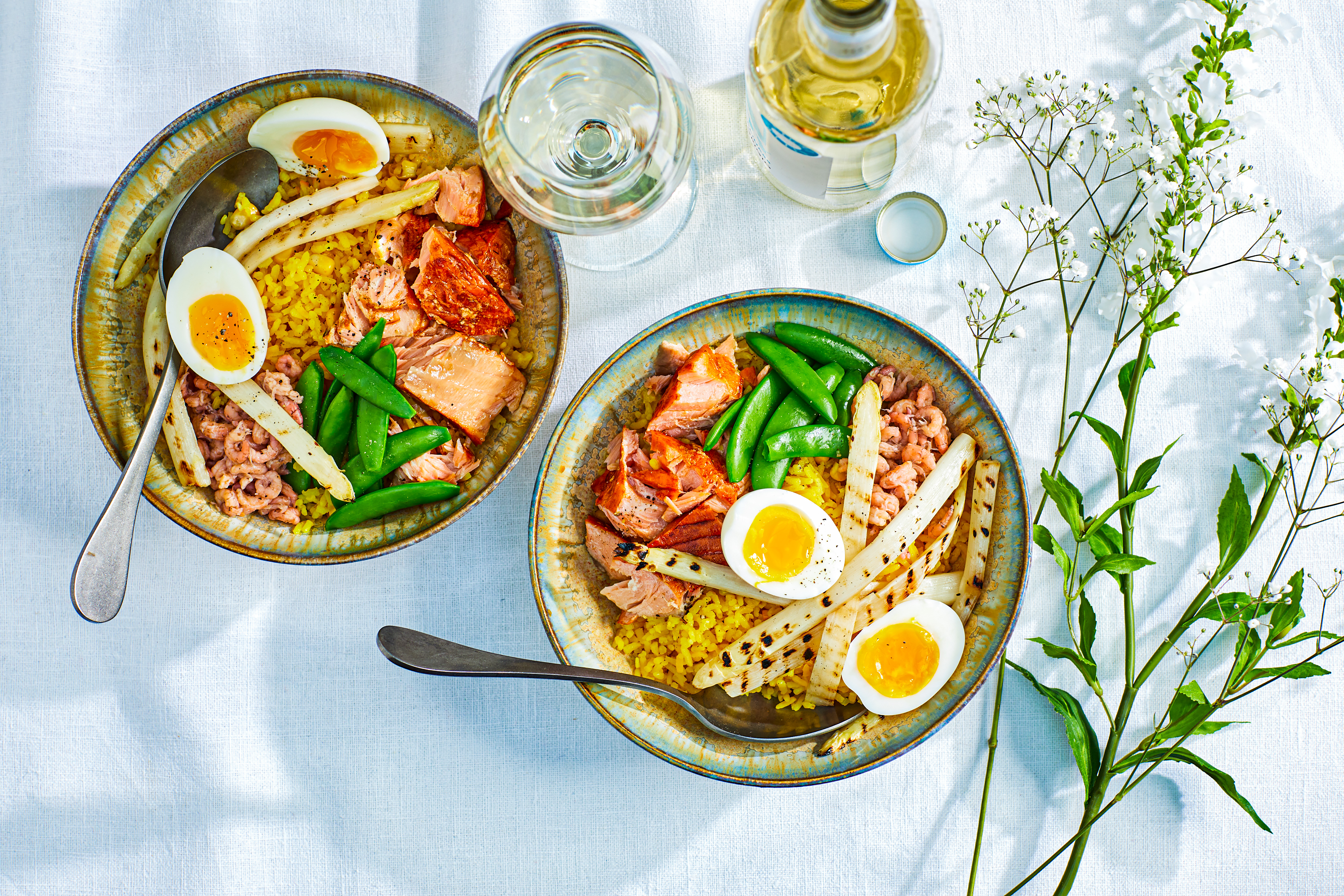 Rijstbowl met warmgerookte zalm