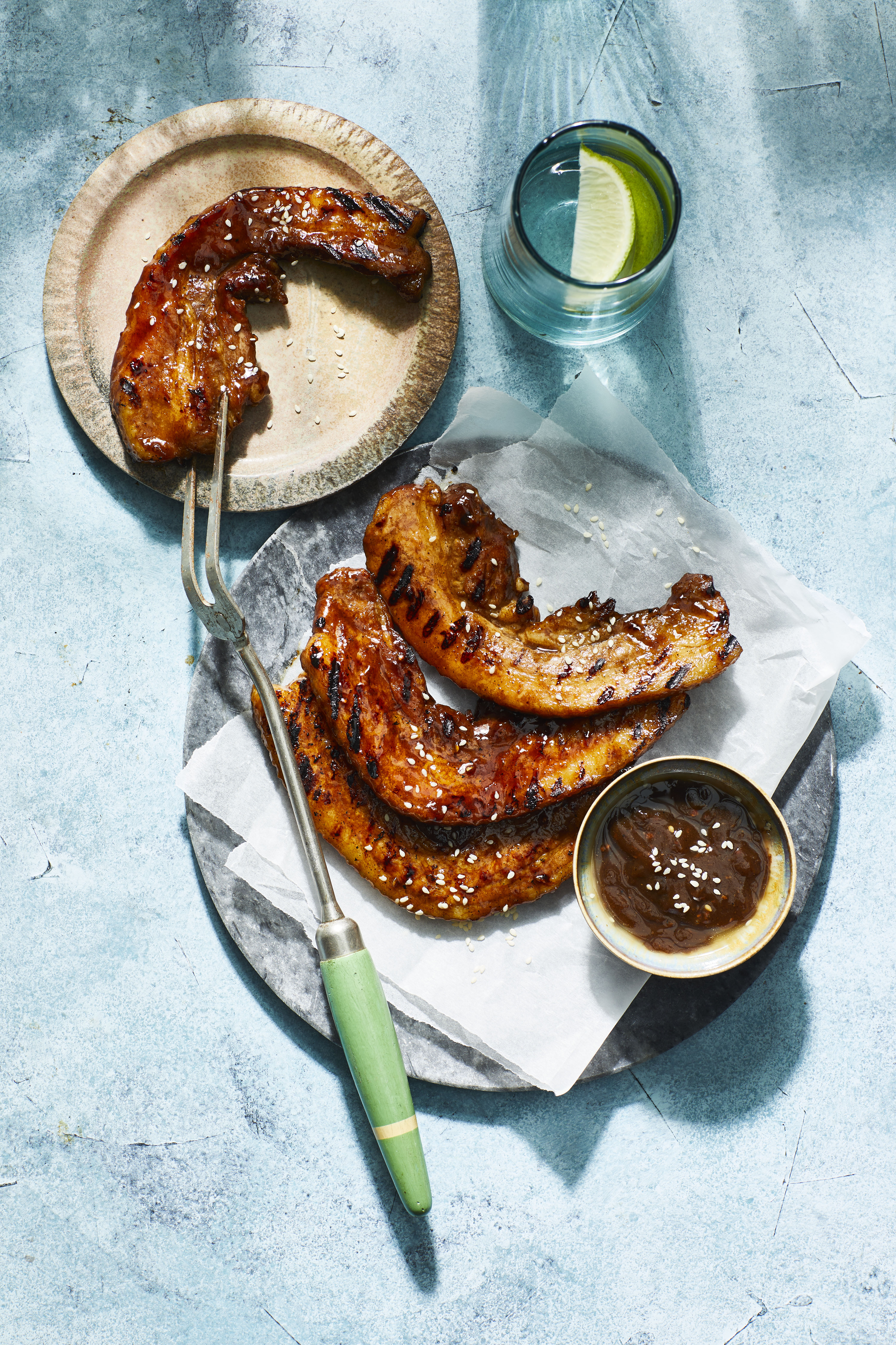 Langzaam gegaarde speklapjes