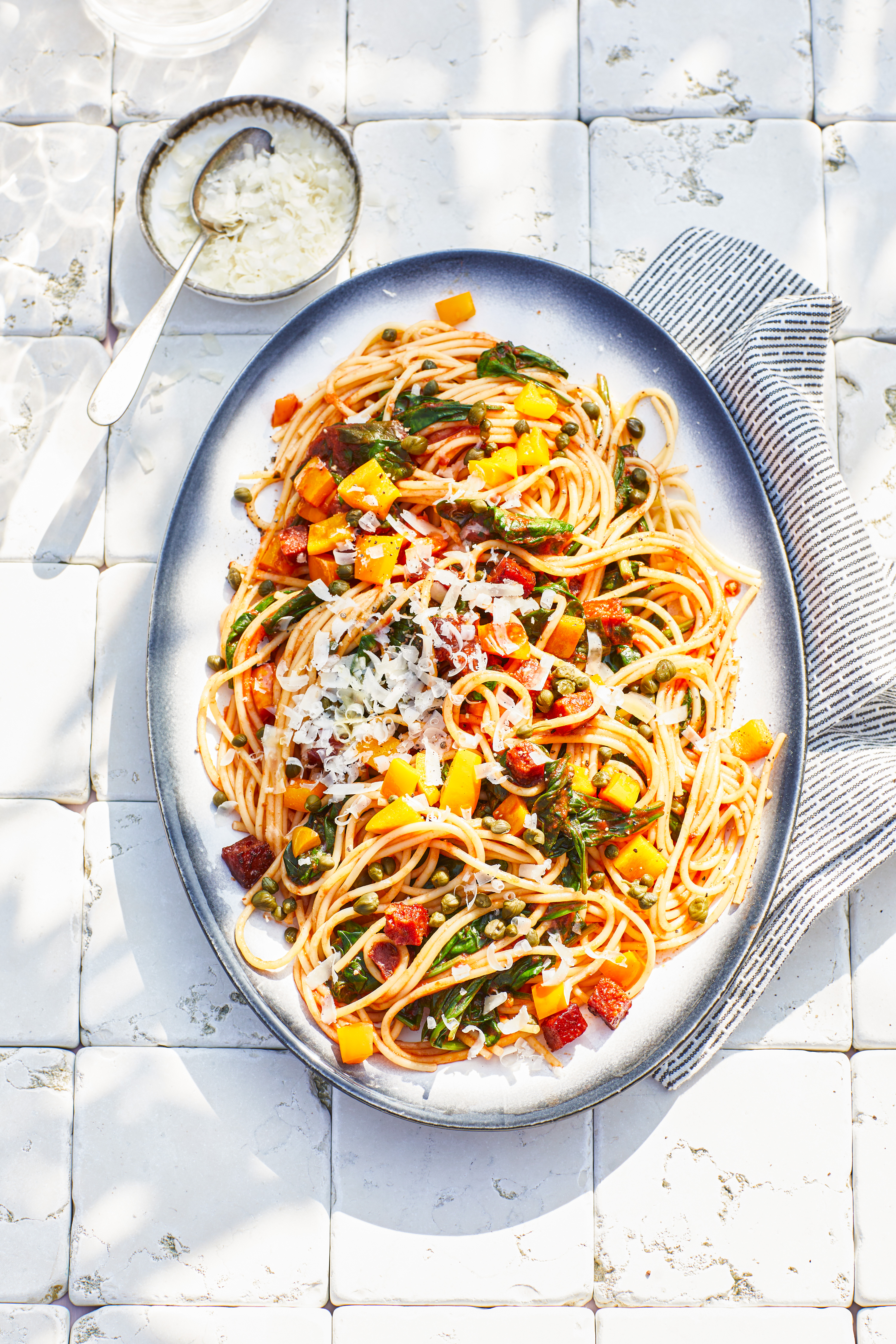 Spaghetti met chorizo en kappertjes