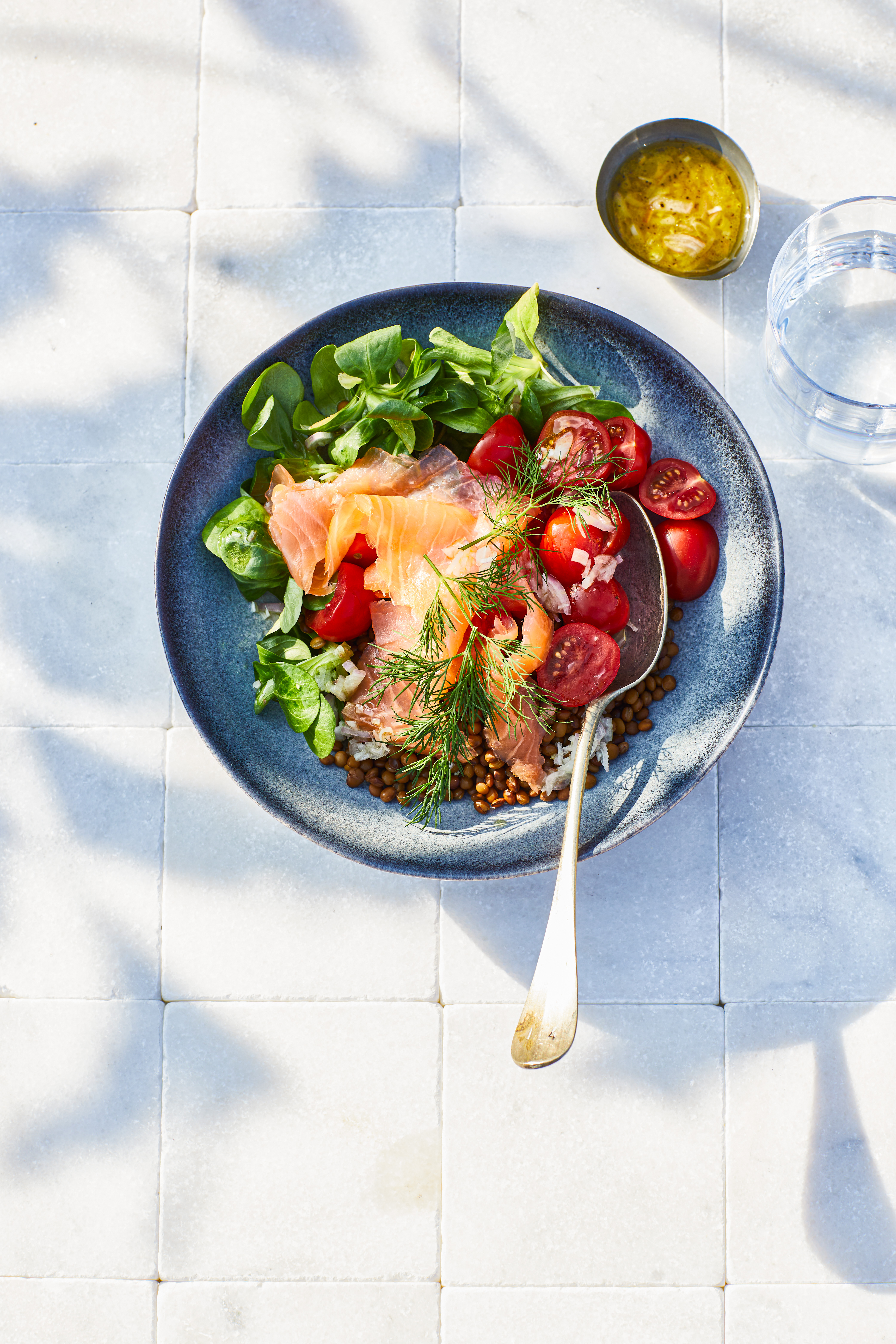 Linzensalade met gerookte zalm
