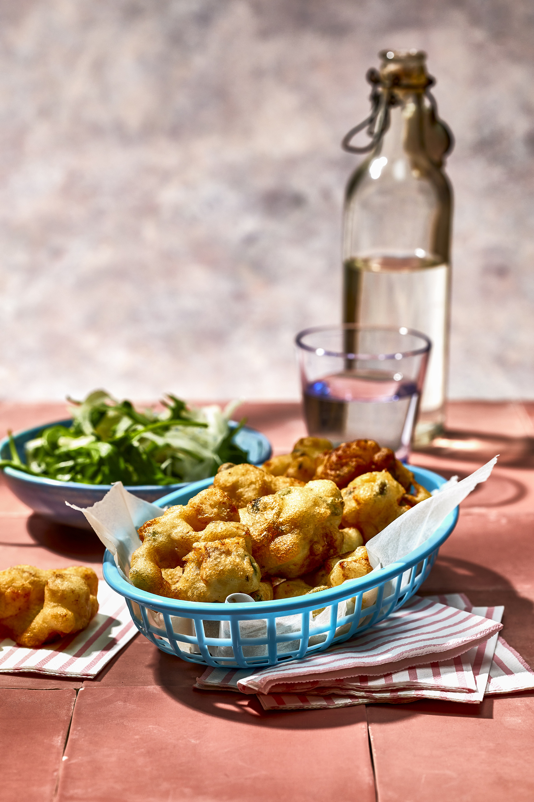 Visbeignets met salie en kappertjes