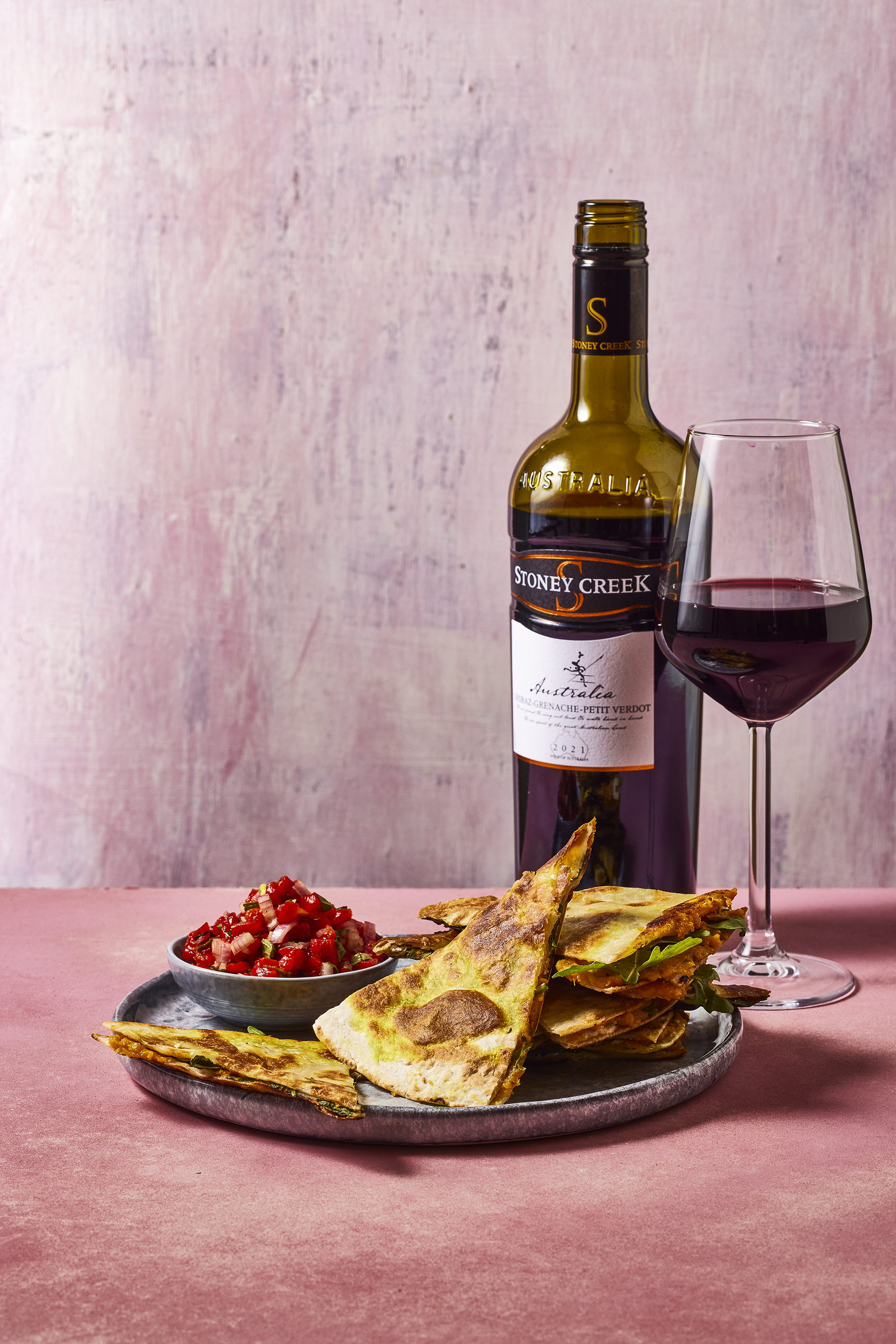 Quesadilla's met pompoen en paprikasalsa