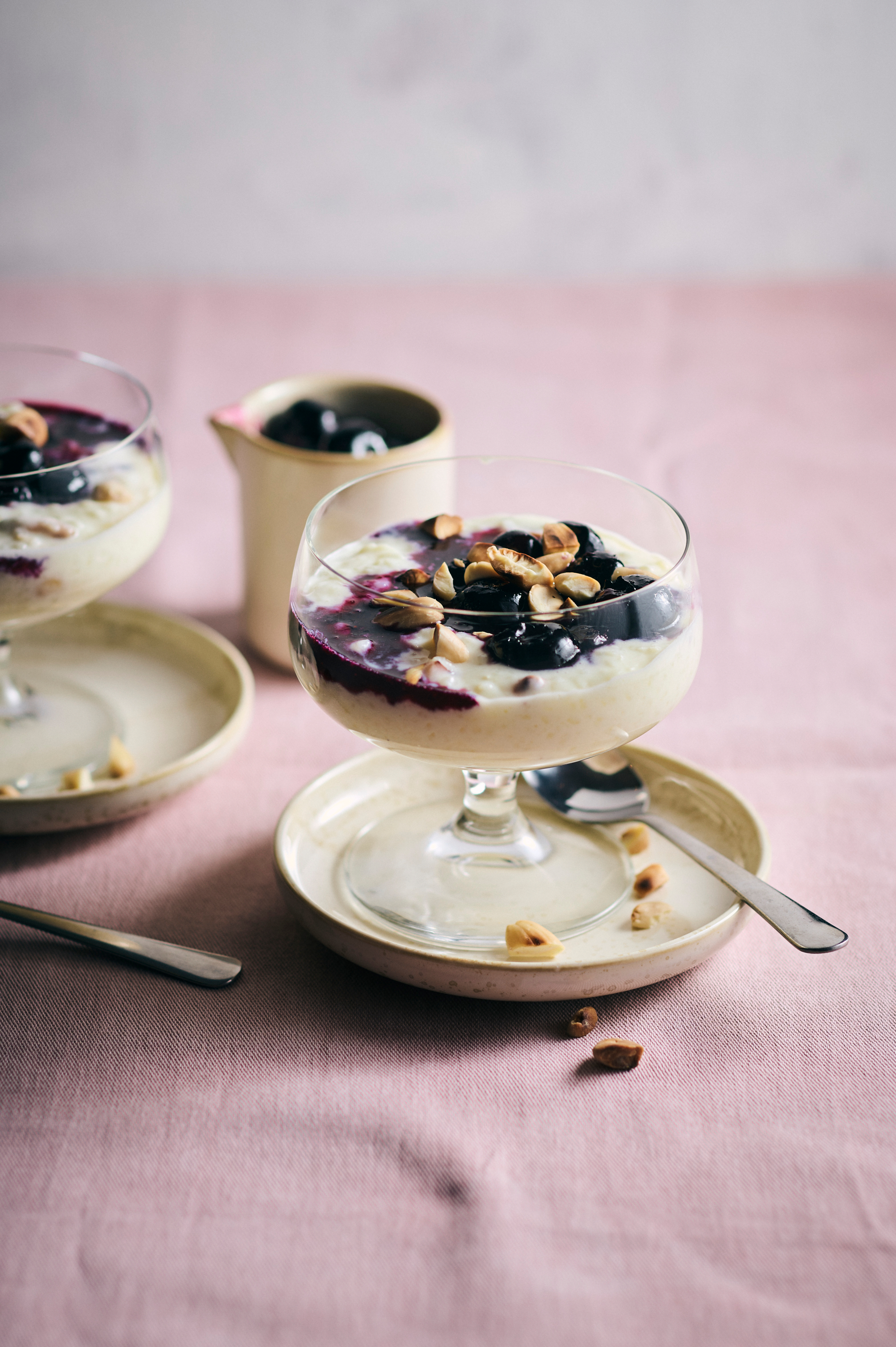 Rijstpudding met bessensaus