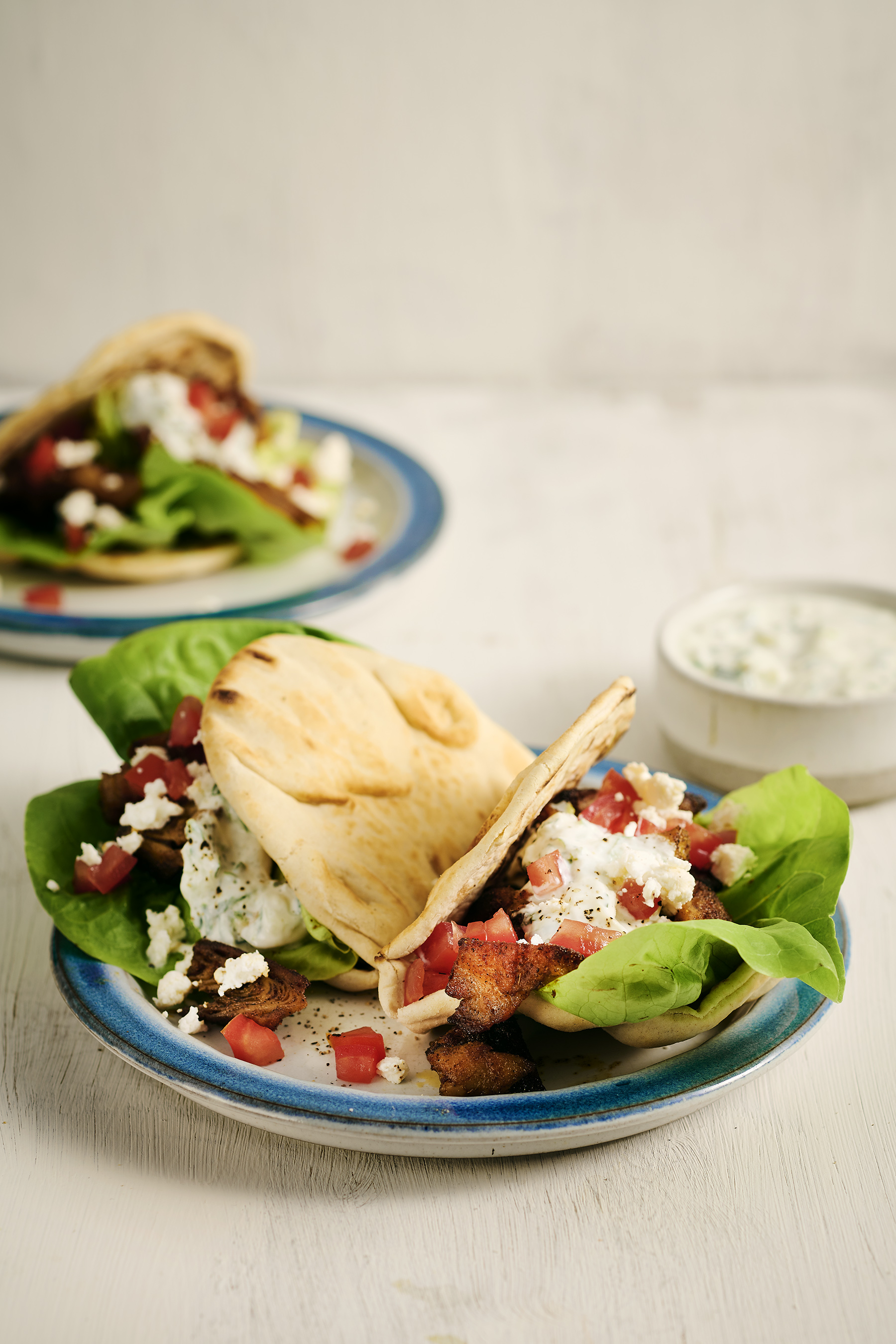 Platbrood met vegastukjes en tzatziki