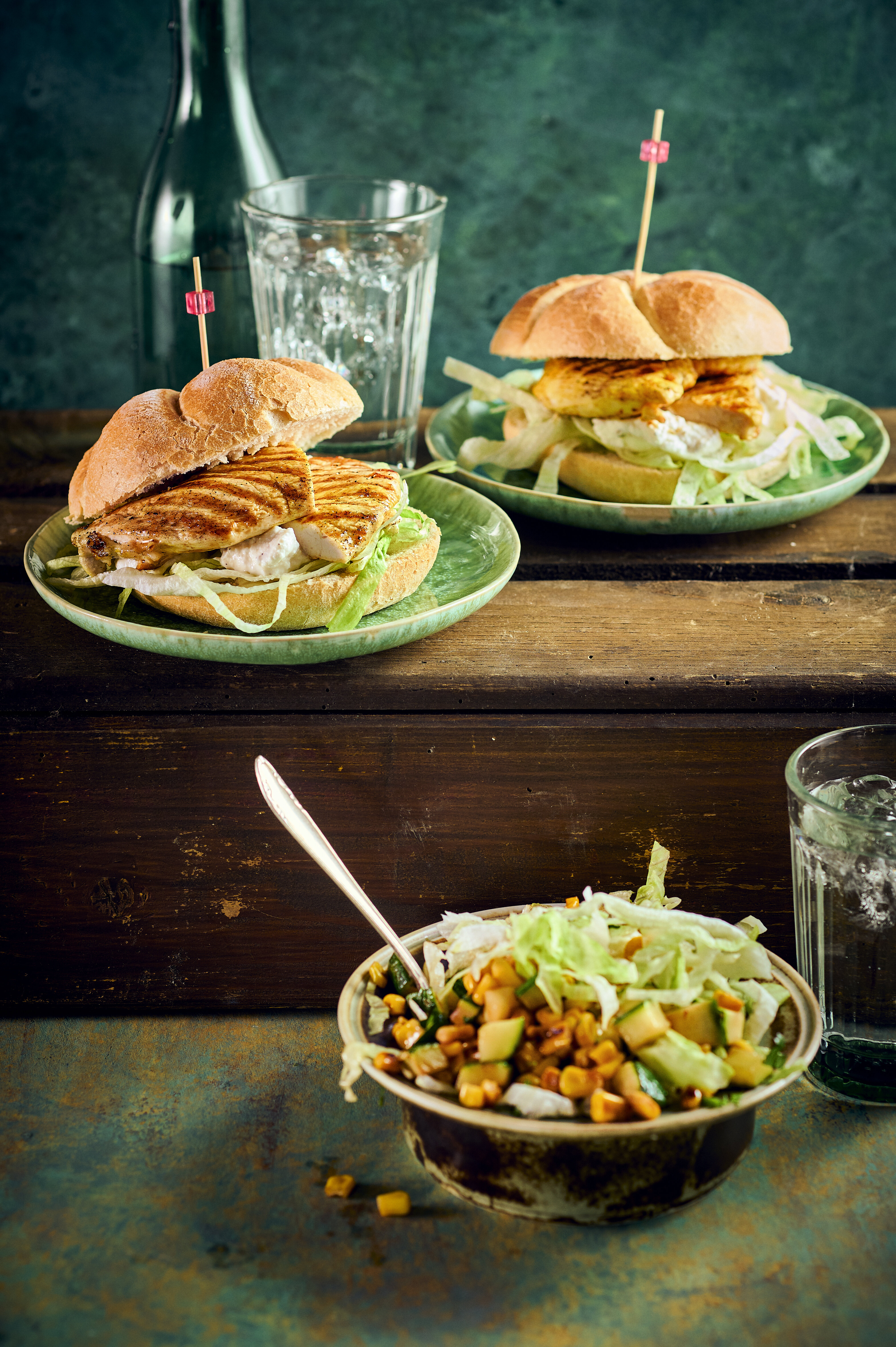 Kipburger met ricotta en maissalade