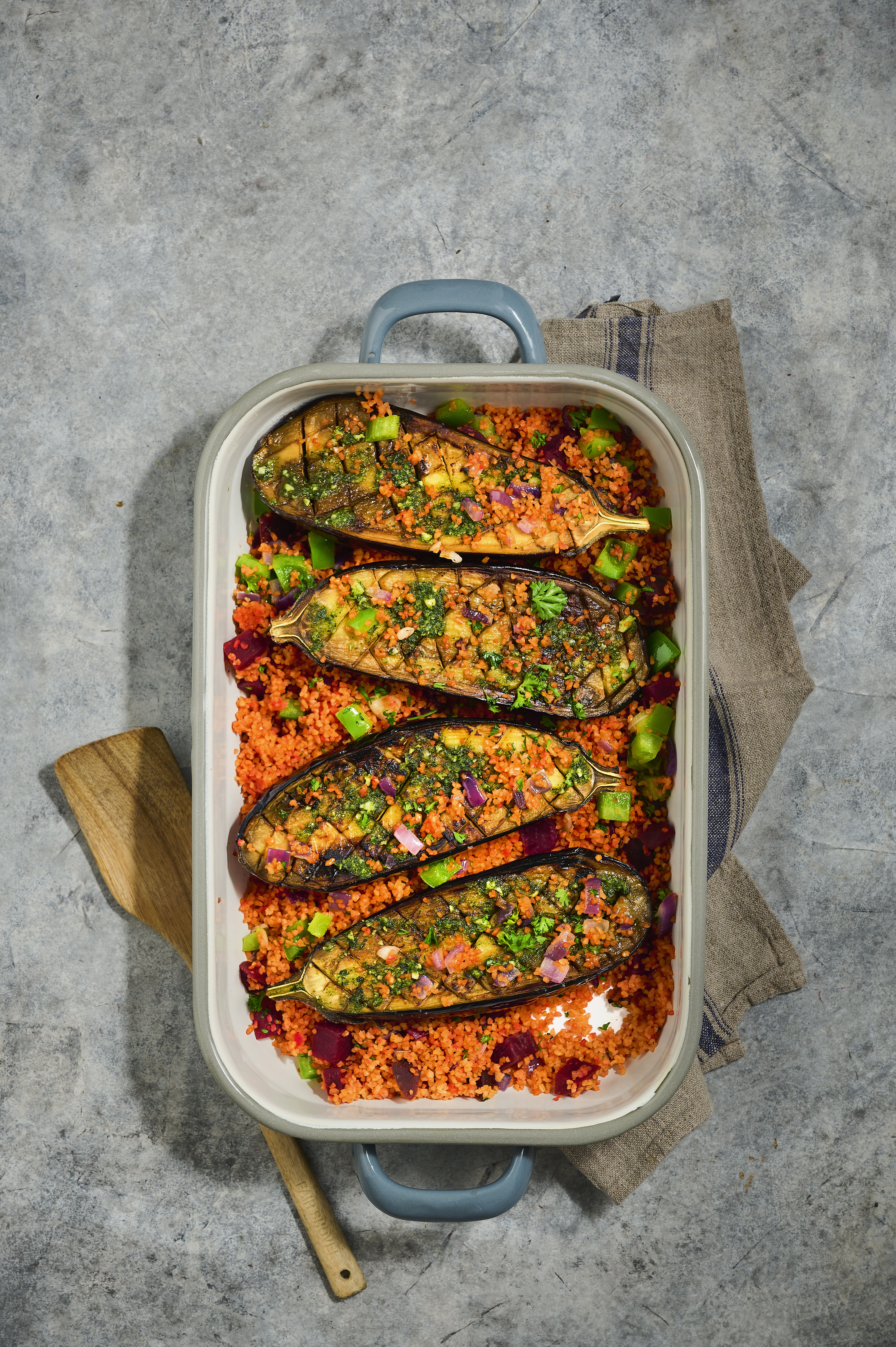 Bulgur met biet en geroosterde aubergine