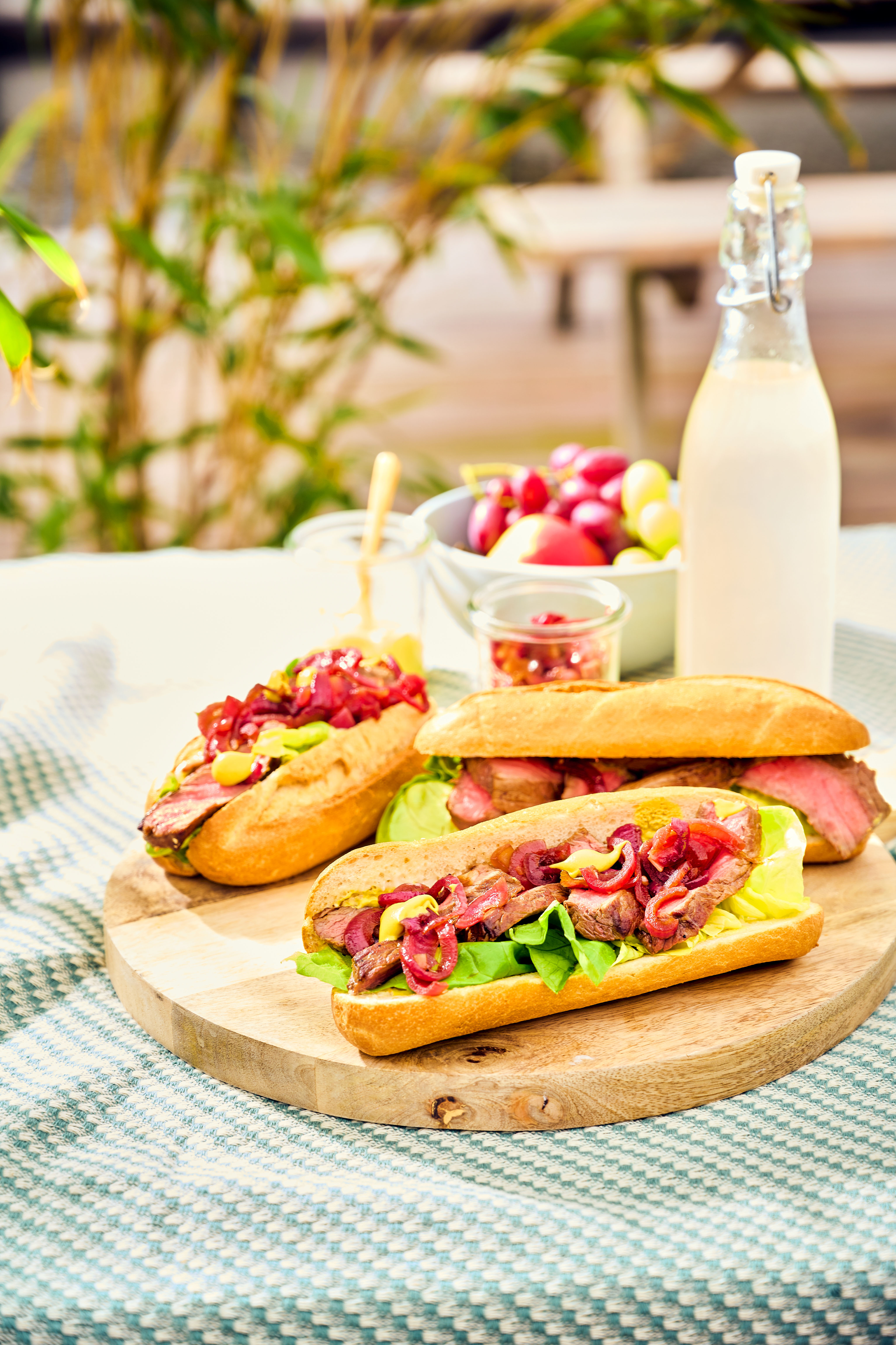Steak sandwich met gekaramelliseerde ui