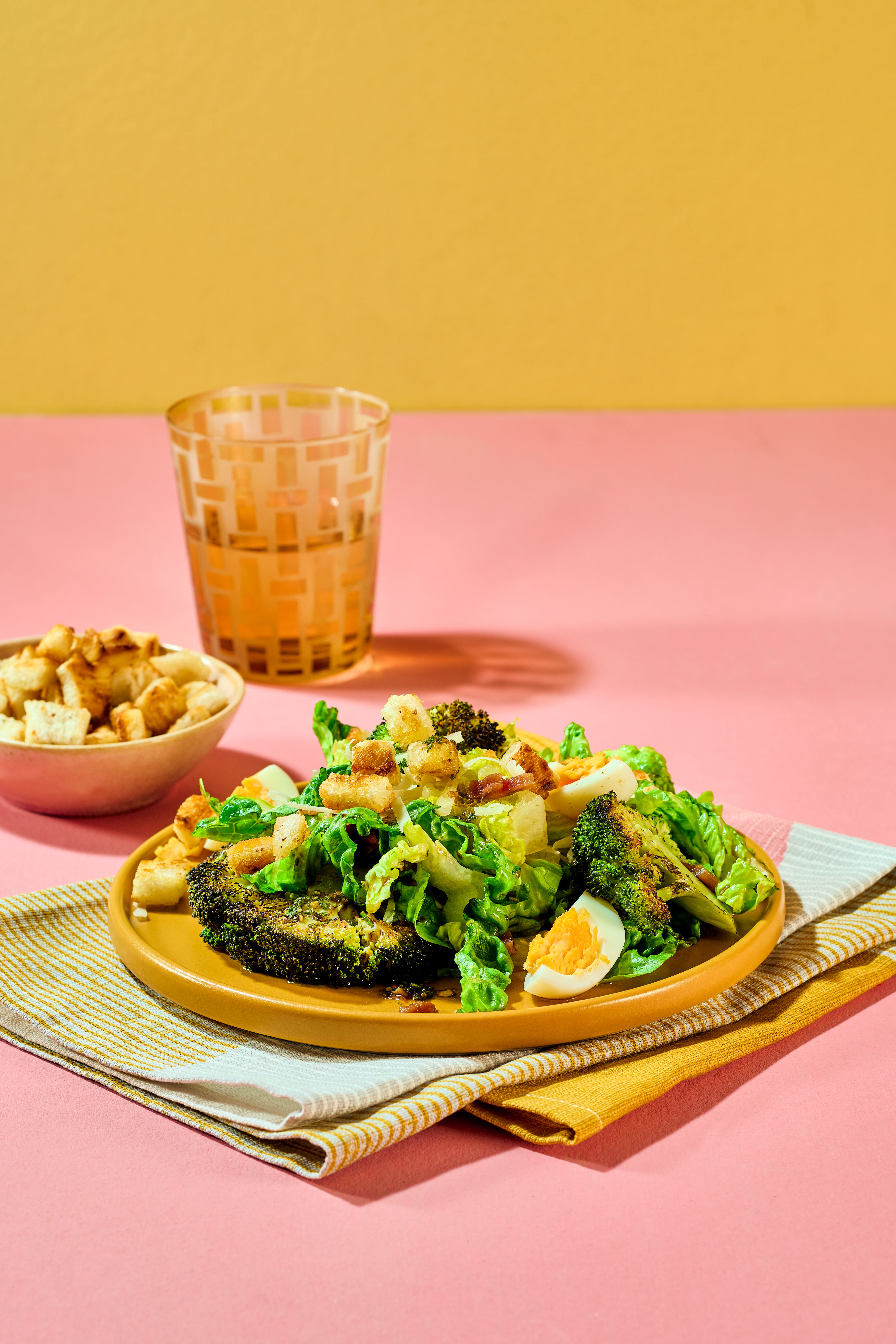 Caesarsalade met geroosterde broccoli