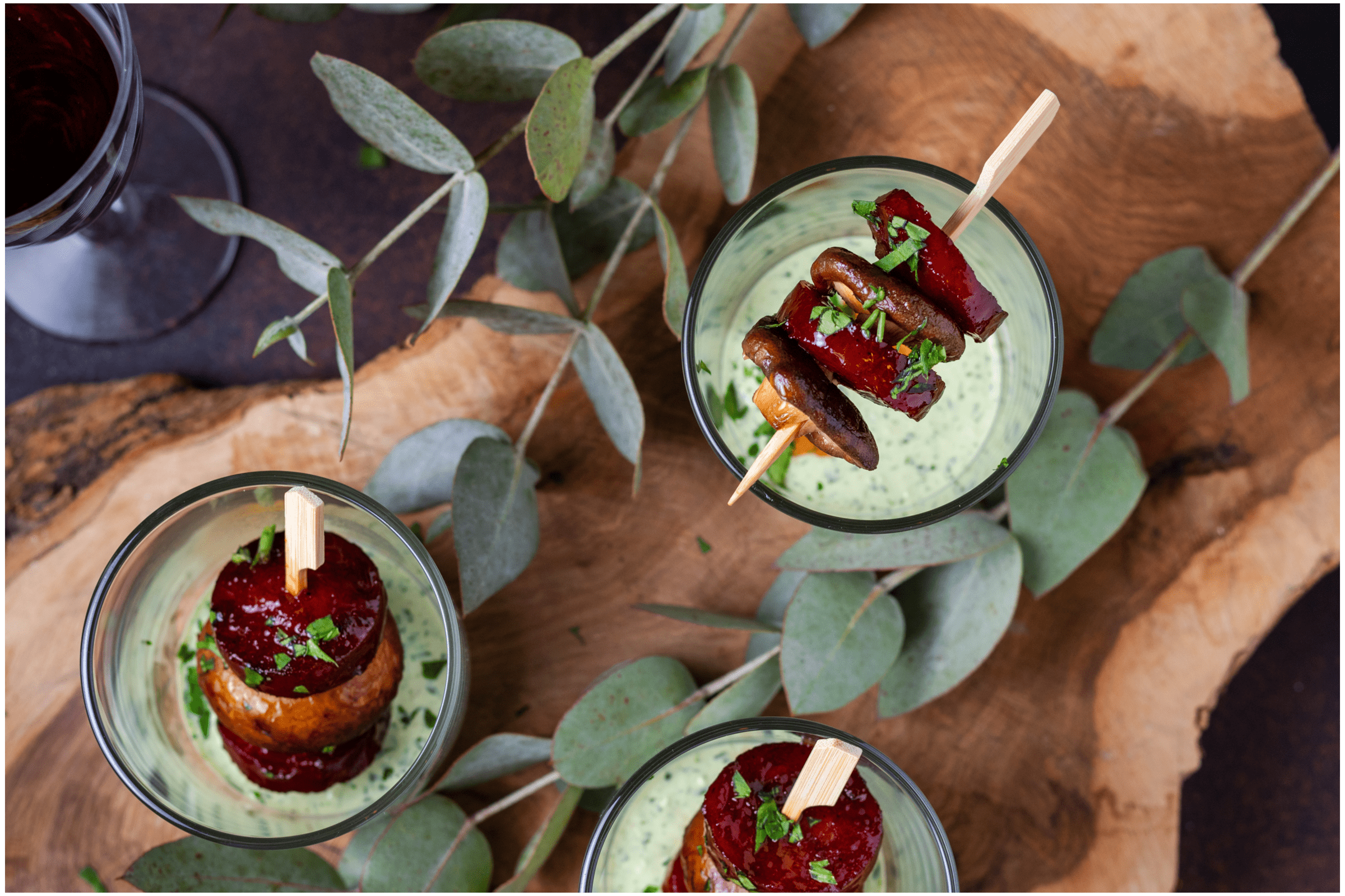 Spiesjes met gekarameliseerde chorizo en champignons