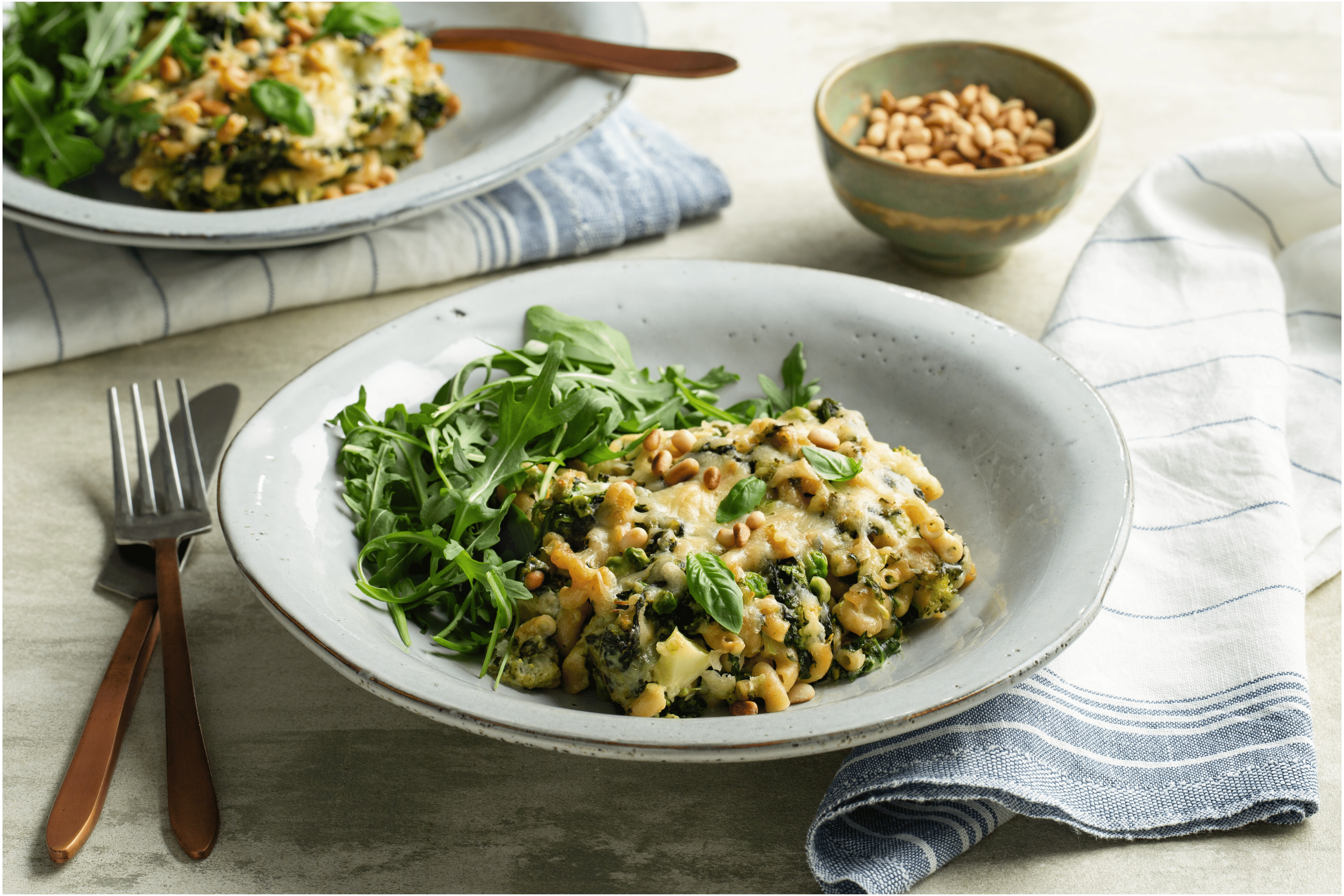 Mac and cheese met blauwe kaas en groene groenten