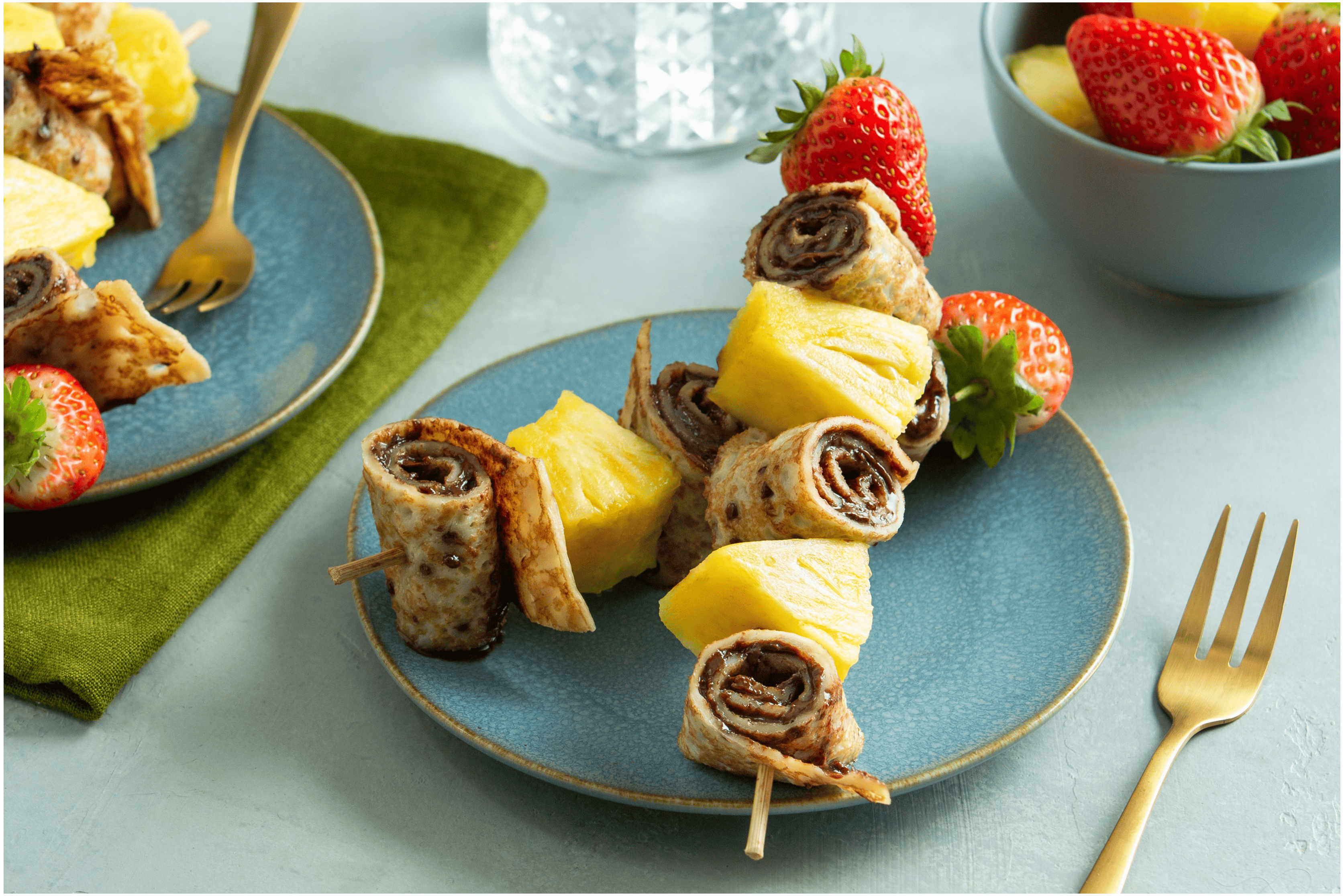 Pannenkoek spiesjes met ananas en chocoladepasta